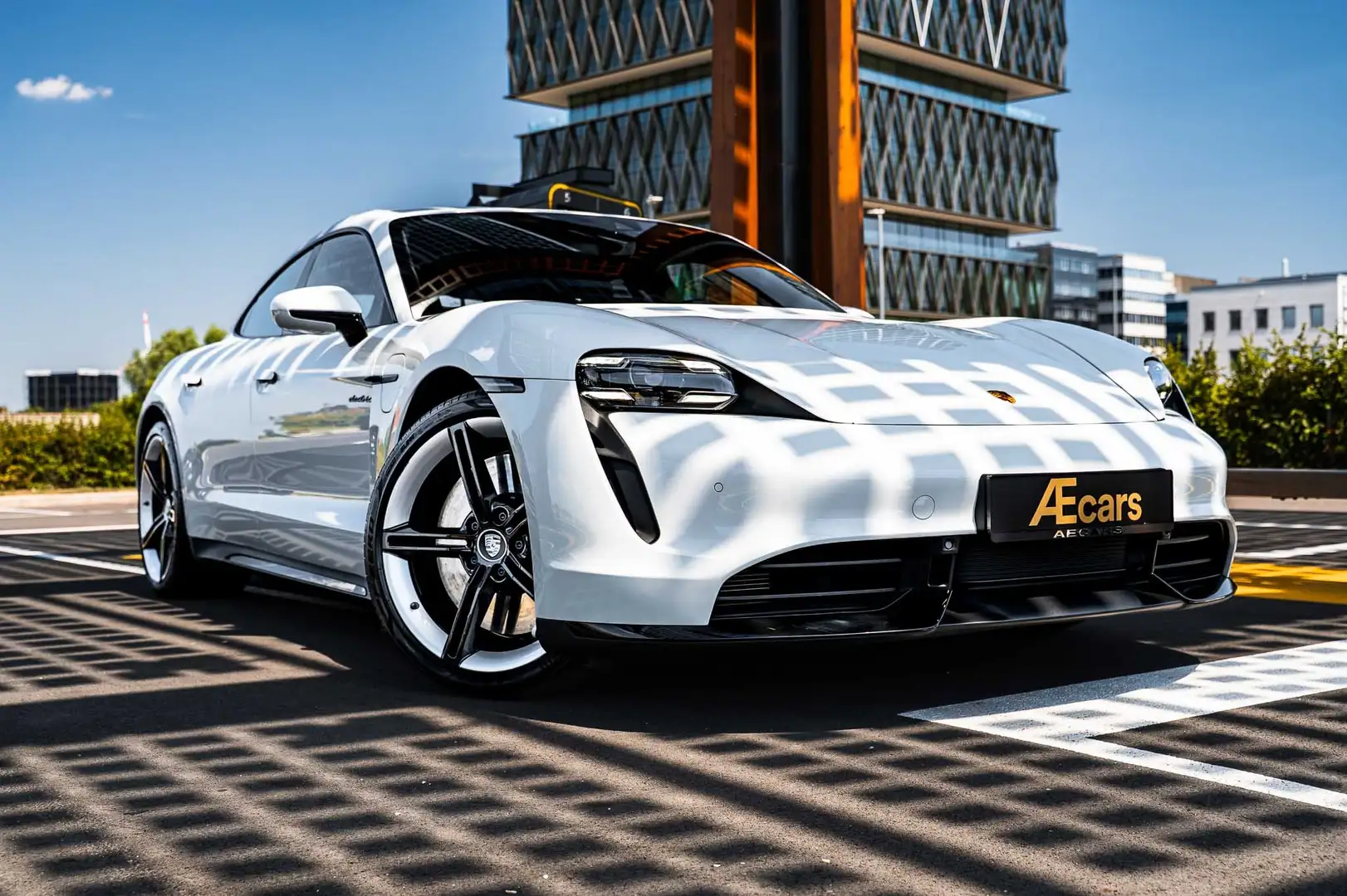 Porsche Taycan TURBO / 93kWh / BOSE / SPORT CHRONO / BELGIAN CAR Wit - 1