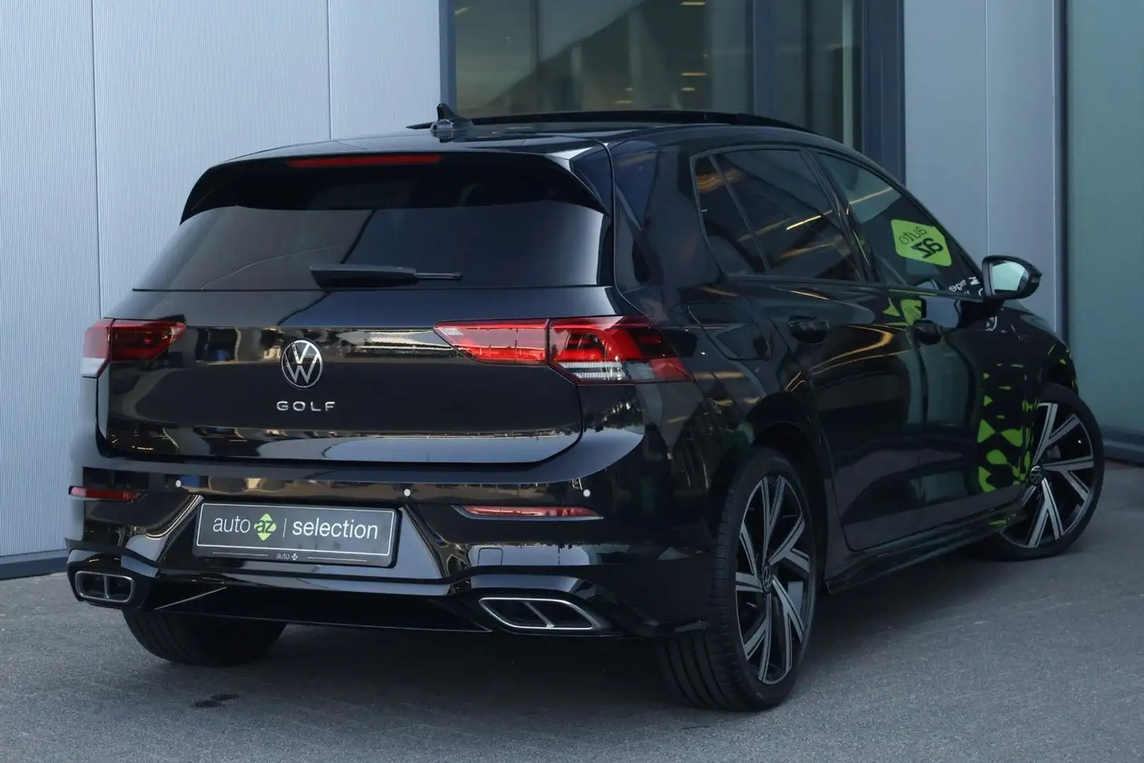 Volkswagen Golf 1.5 eTSI R-Line Business / Panorama / kamer Noir - 2
