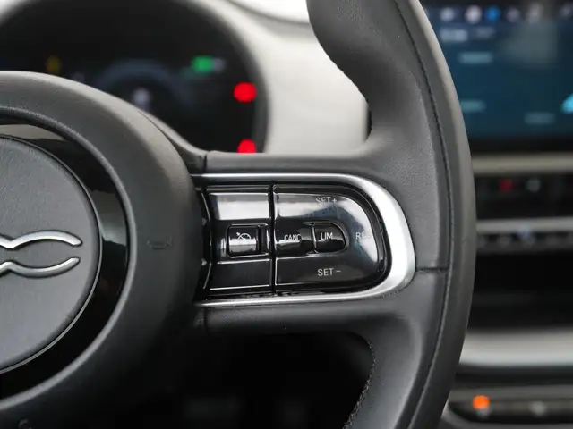 Fiat 500e view 10