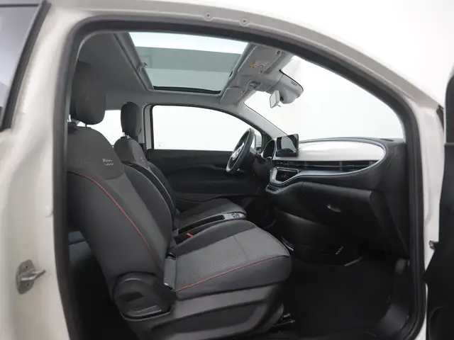 Fiat 500e view 3