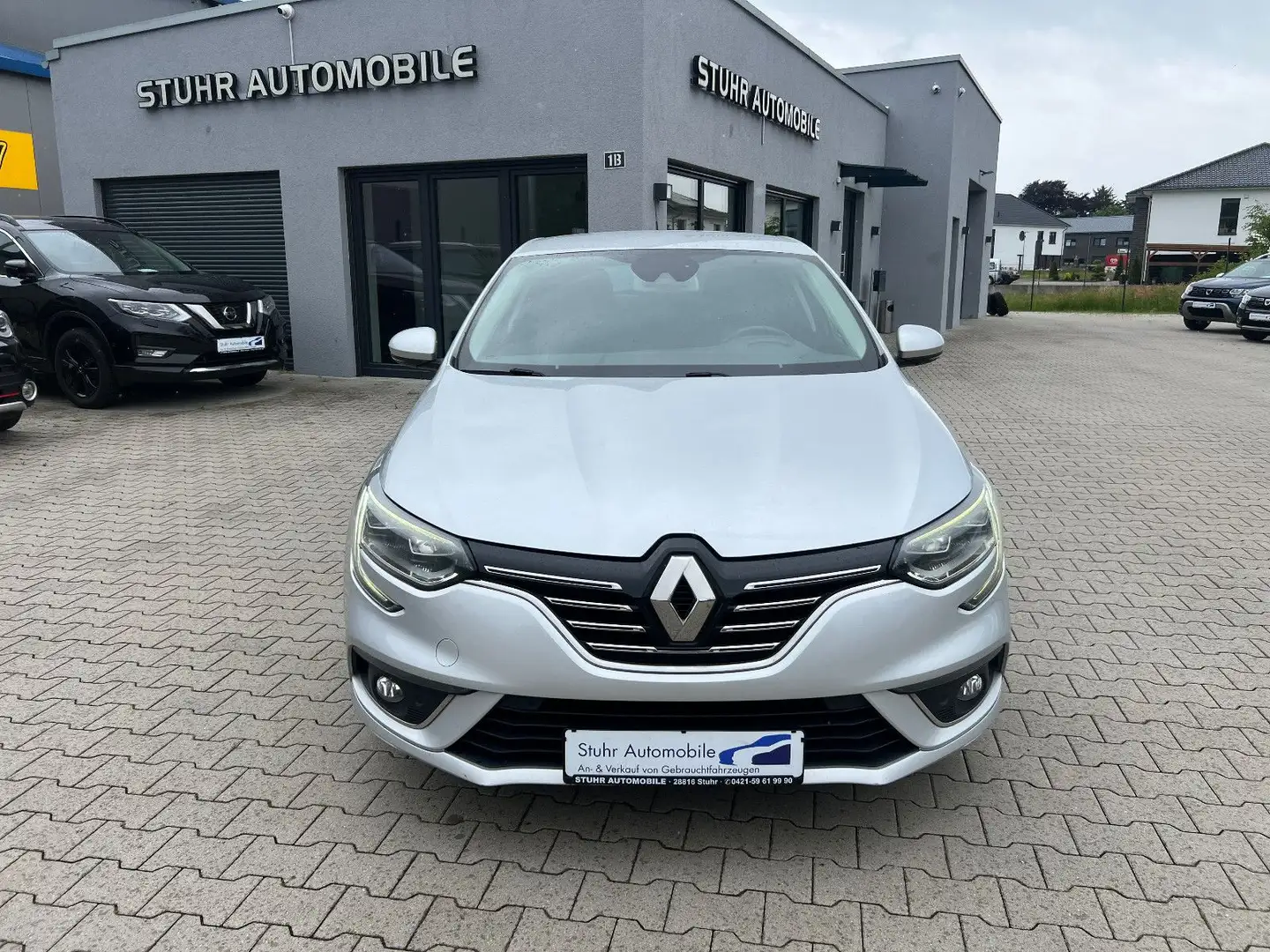 Renault Megane IV BOSE-Edition Aut. Navi LED Kamera PDC Gris - 2
