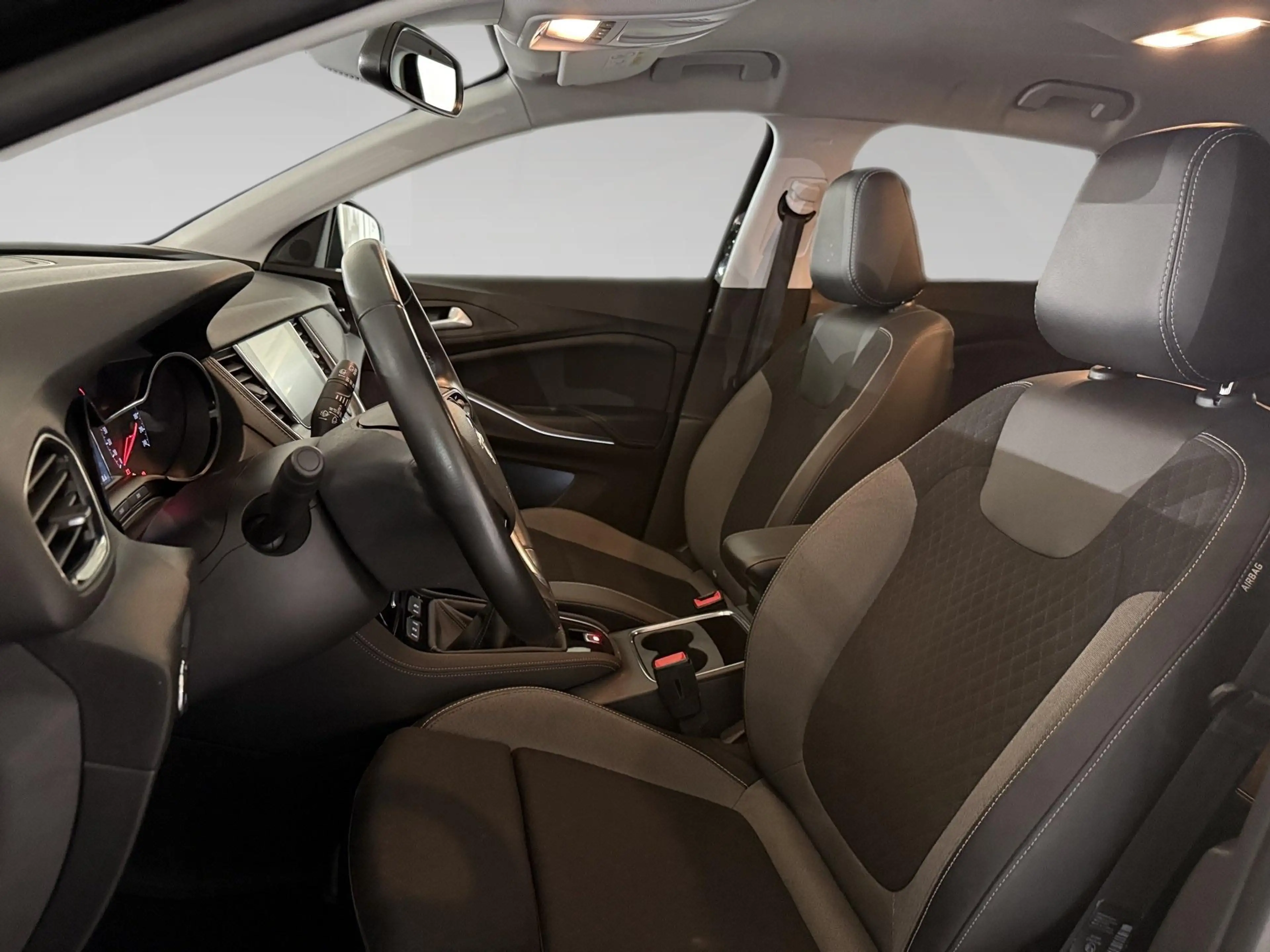 Opel Grandland X 1.5 Turbo ECOTEC D S/S MT6 Edition — photo 4