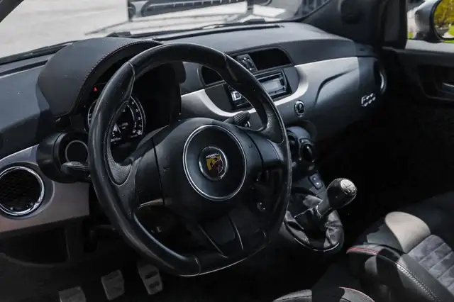 Abarth 695 view 15