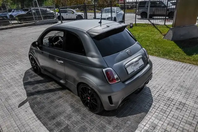Abarth 695 view 12