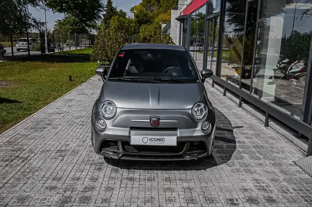 Abarth 695 view 3