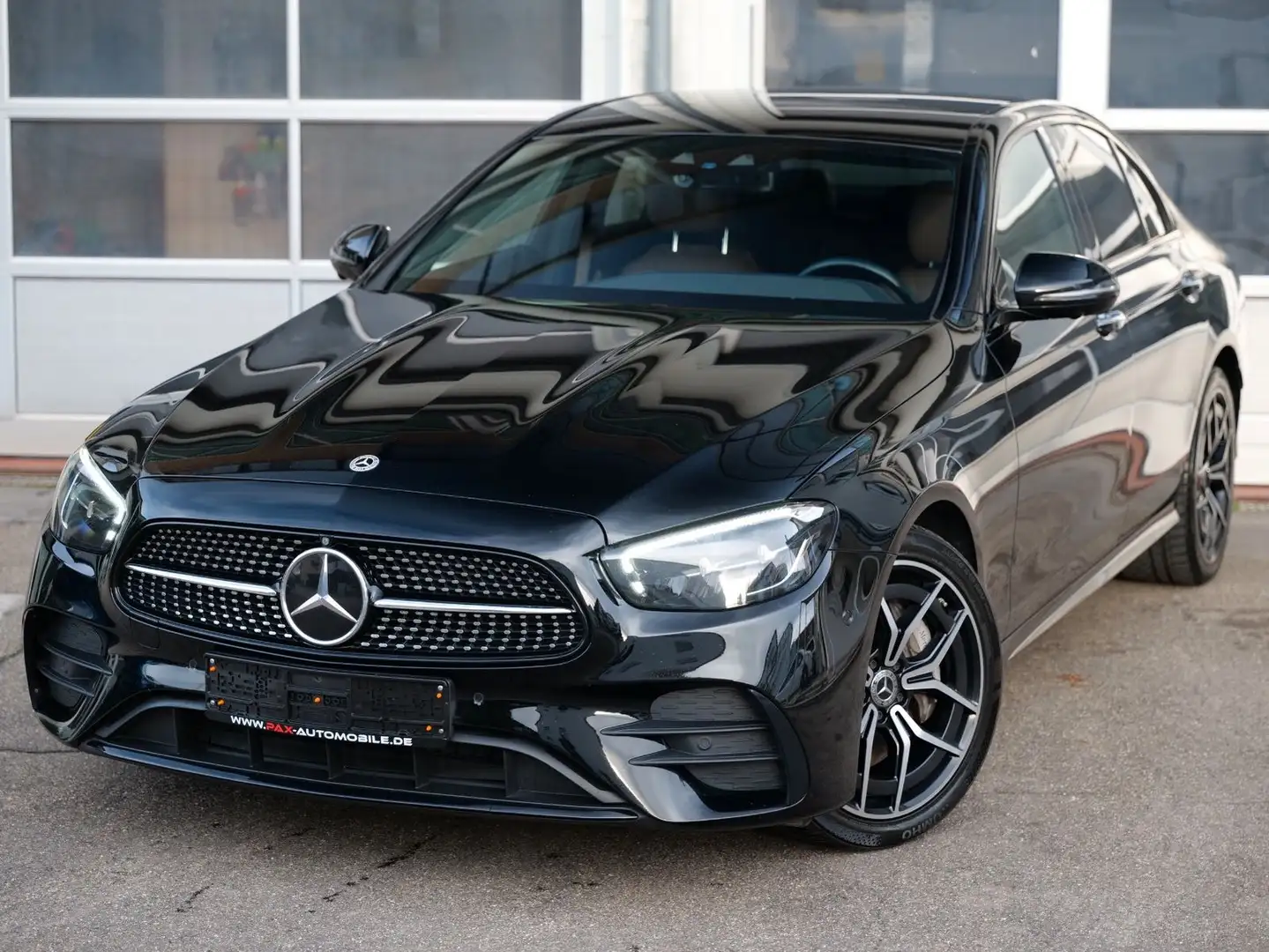 Mercedes-Benz E 300 de AMG LINE+NAPPA BRAUN+DISTRONIC+SITZKLIMA Schwarz - 1