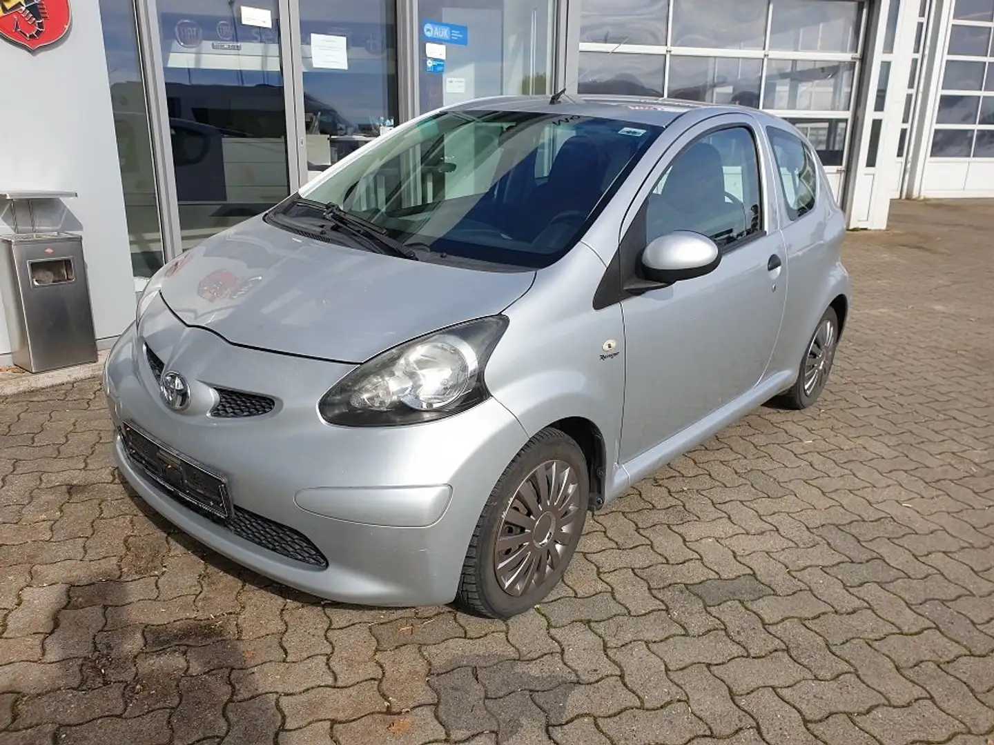 Toyota Aygo Cool Argent - 1