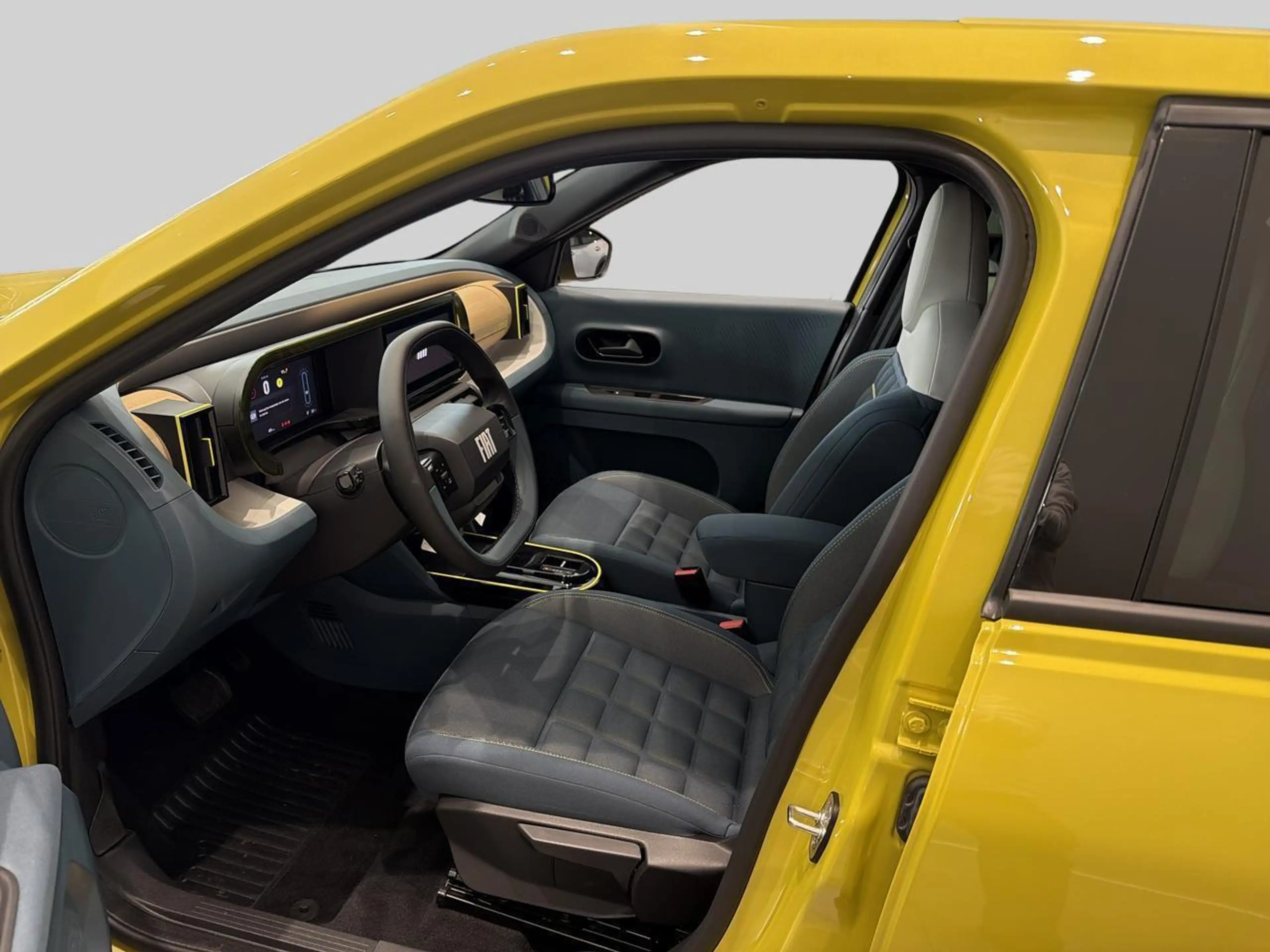Fiat Grande Panda 1.2 Hybrid 100 DCT La Prima — photo 9