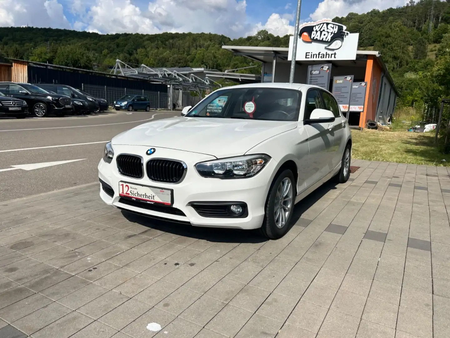 BMW 118 Baureihe 1 Lim. 5-trg. 118 i Advantage Weiß - 1