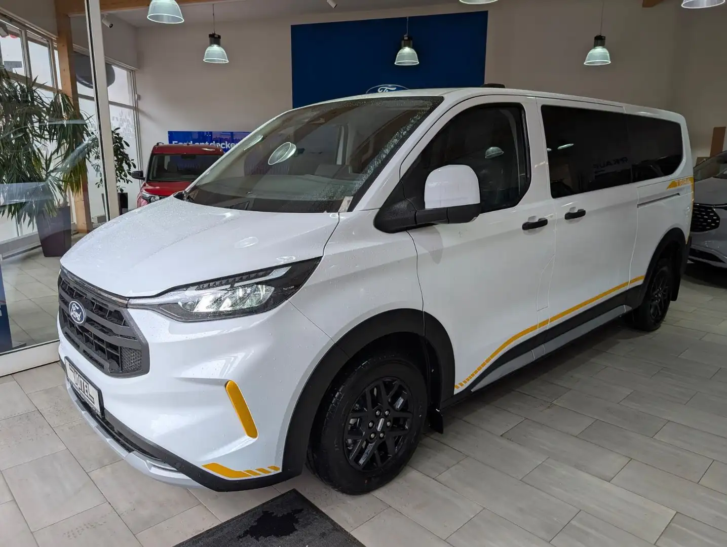 Ford Tourneo Custom Transit Custom Trail 2,0l Allrad Automatik! Bílá - 1
