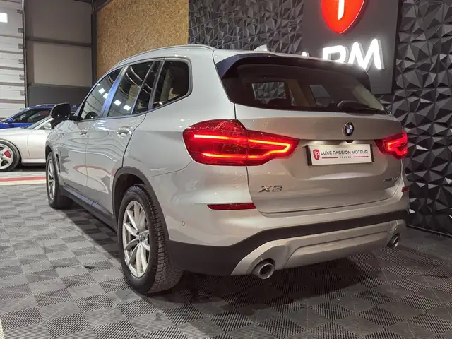 BMW X3 view 5