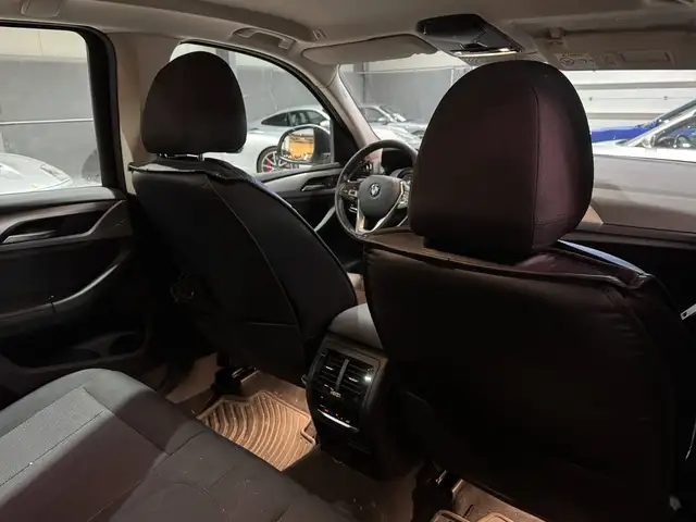 BMW X3 view 13