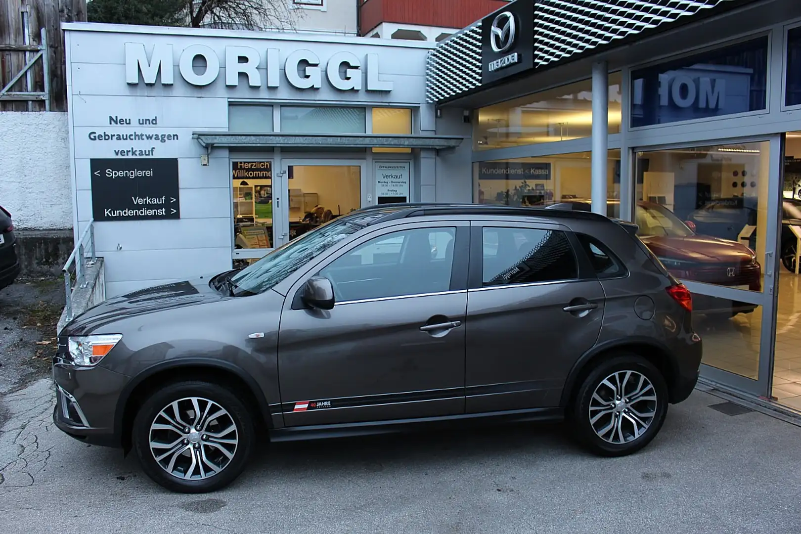 Mitsubishi ASX 1,6 MIVEC Invite Vision 40 Grau - 1