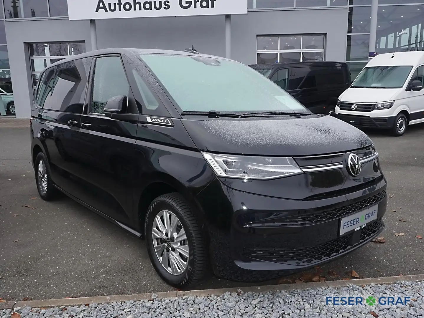 Volkswagen T7 Multivan Life 2,0 l TSI ParkAssist SHZ ACC Schwarz - 2