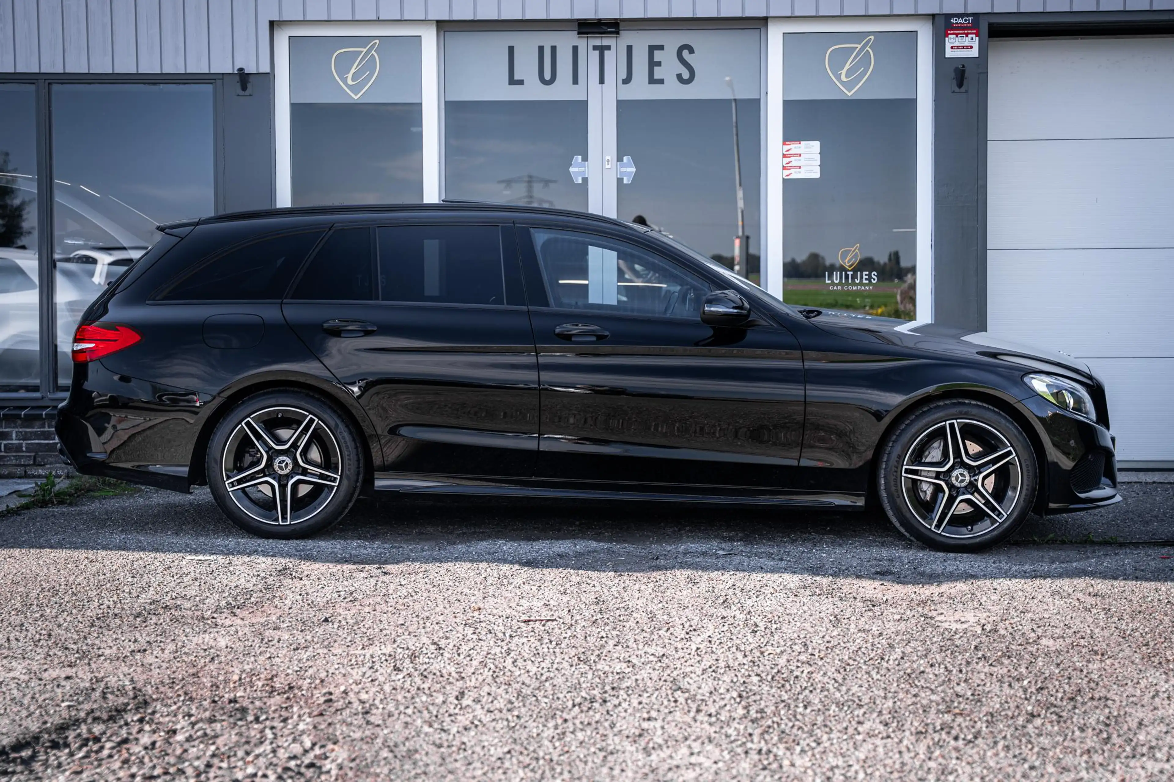 Mercedes-Benz C 180 Estate AMG Night Edition Pano|Burmester|Carplay|Ca — photo 9