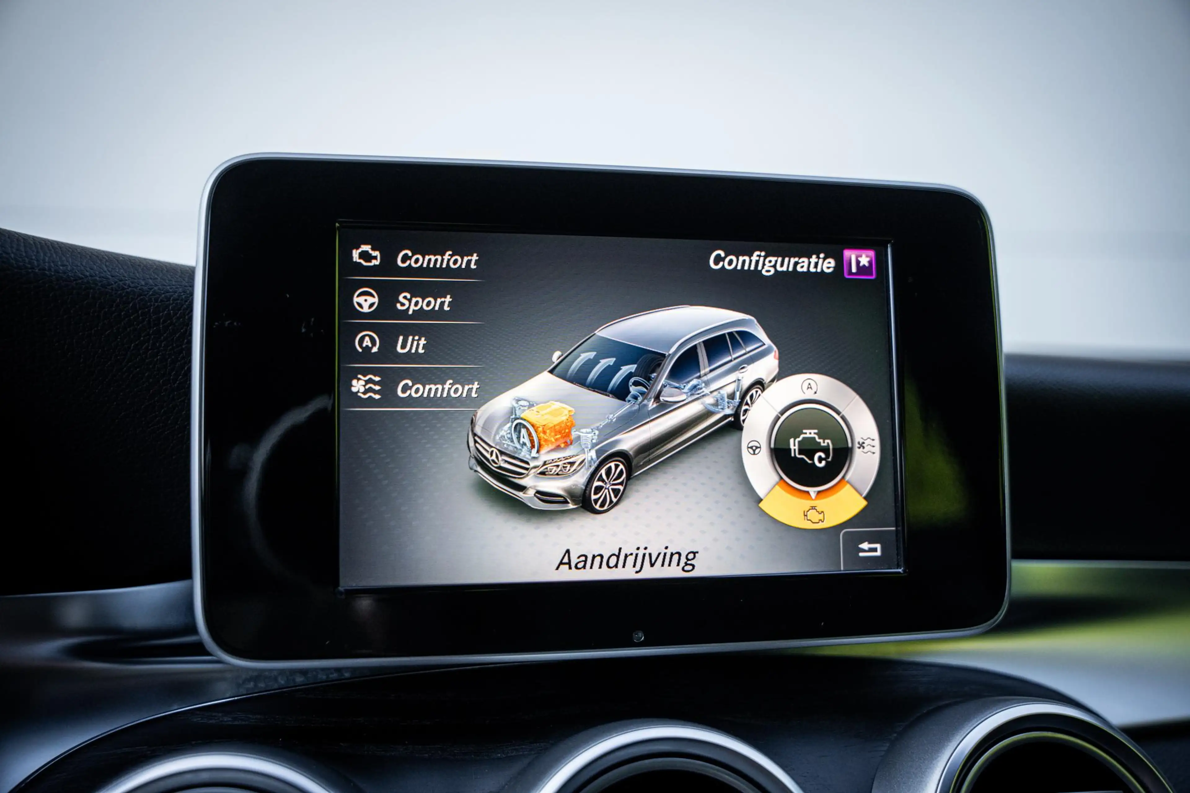 Mercedes-Benz C 180 Estate AMG Night Edition Pano|Burmester|Carplay|Ca — photo 32