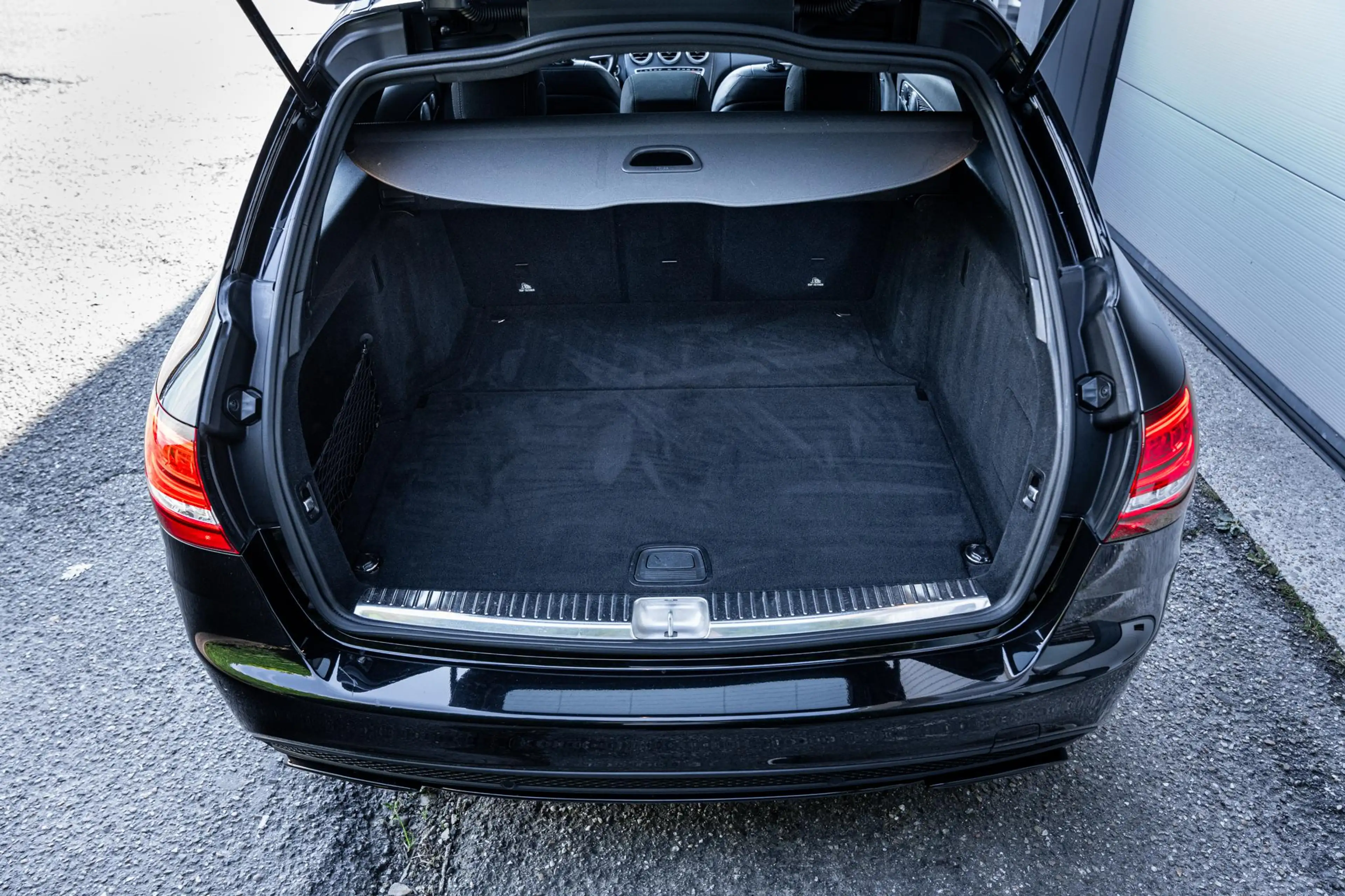 Mercedes-Benz C 180 Estate AMG Night Edition Pano|Burmester|Carplay|Ca — photo 12