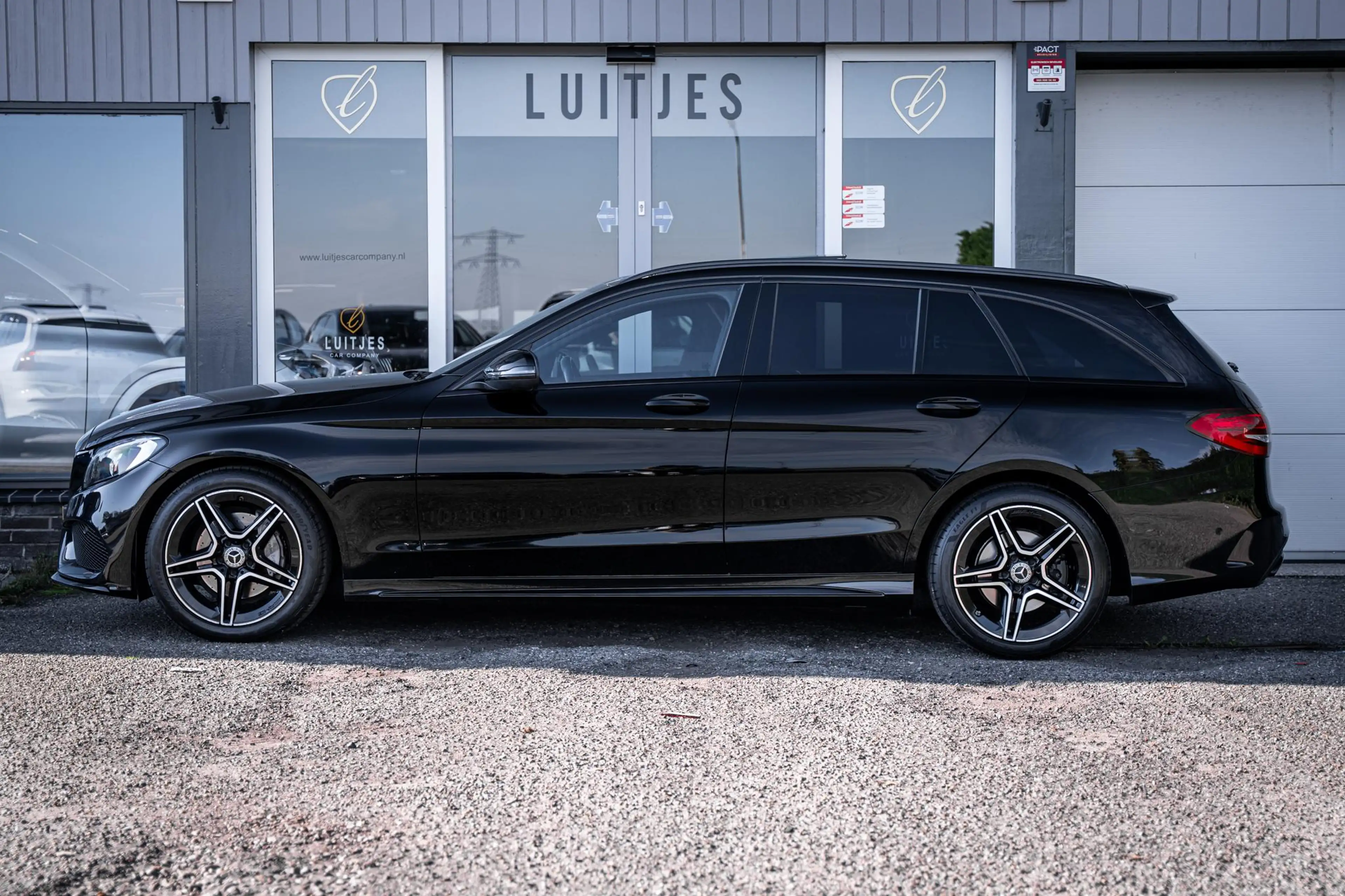 Mercedes-Benz C 180 Estate AMG Night Edition Pano|Burmester|Carplay|Ca — photo 15
