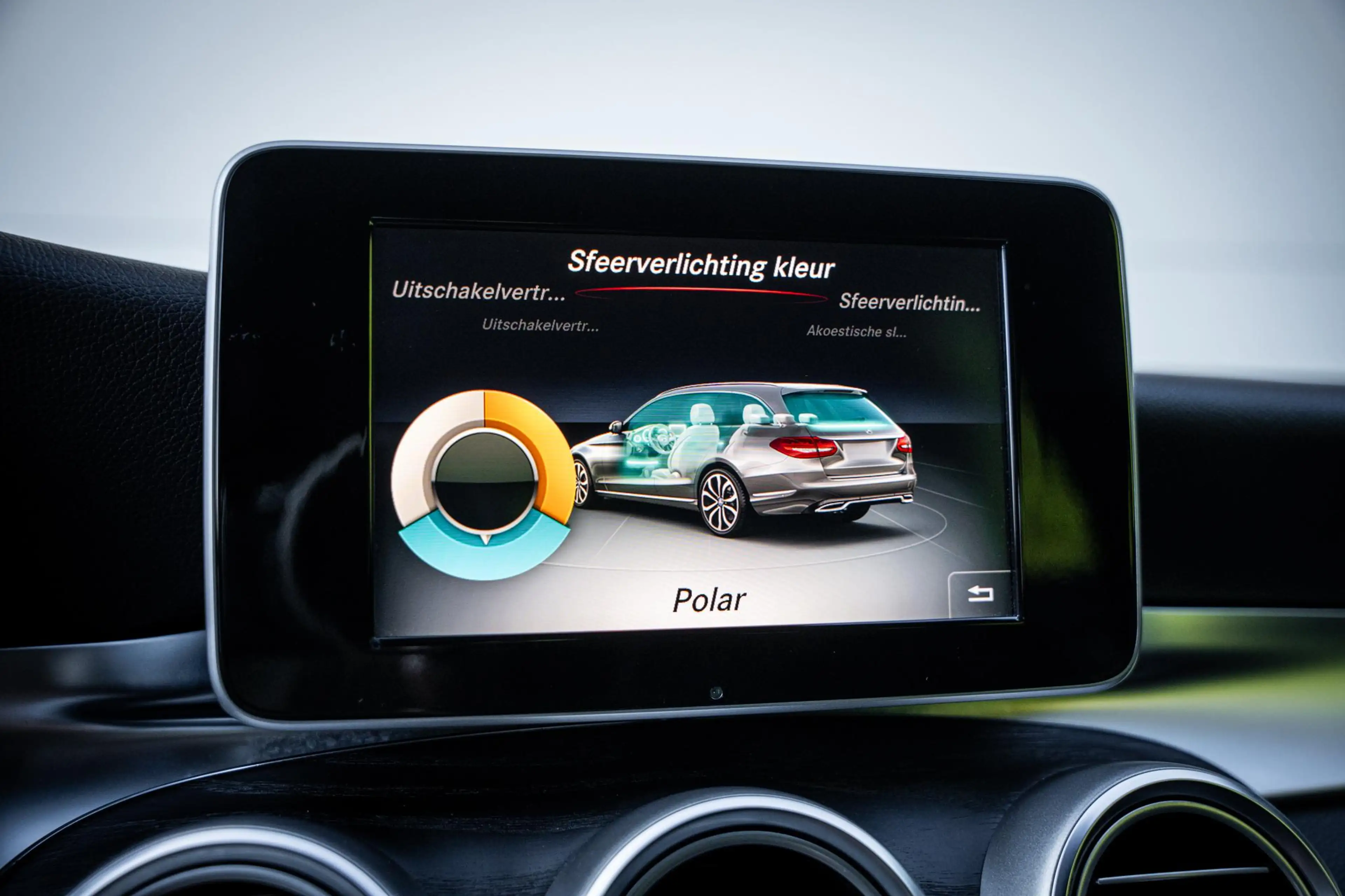 Mercedes-Benz C 180 Estate AMG Night Edition Pano|Burmester|Carplay|Ca — photo 31