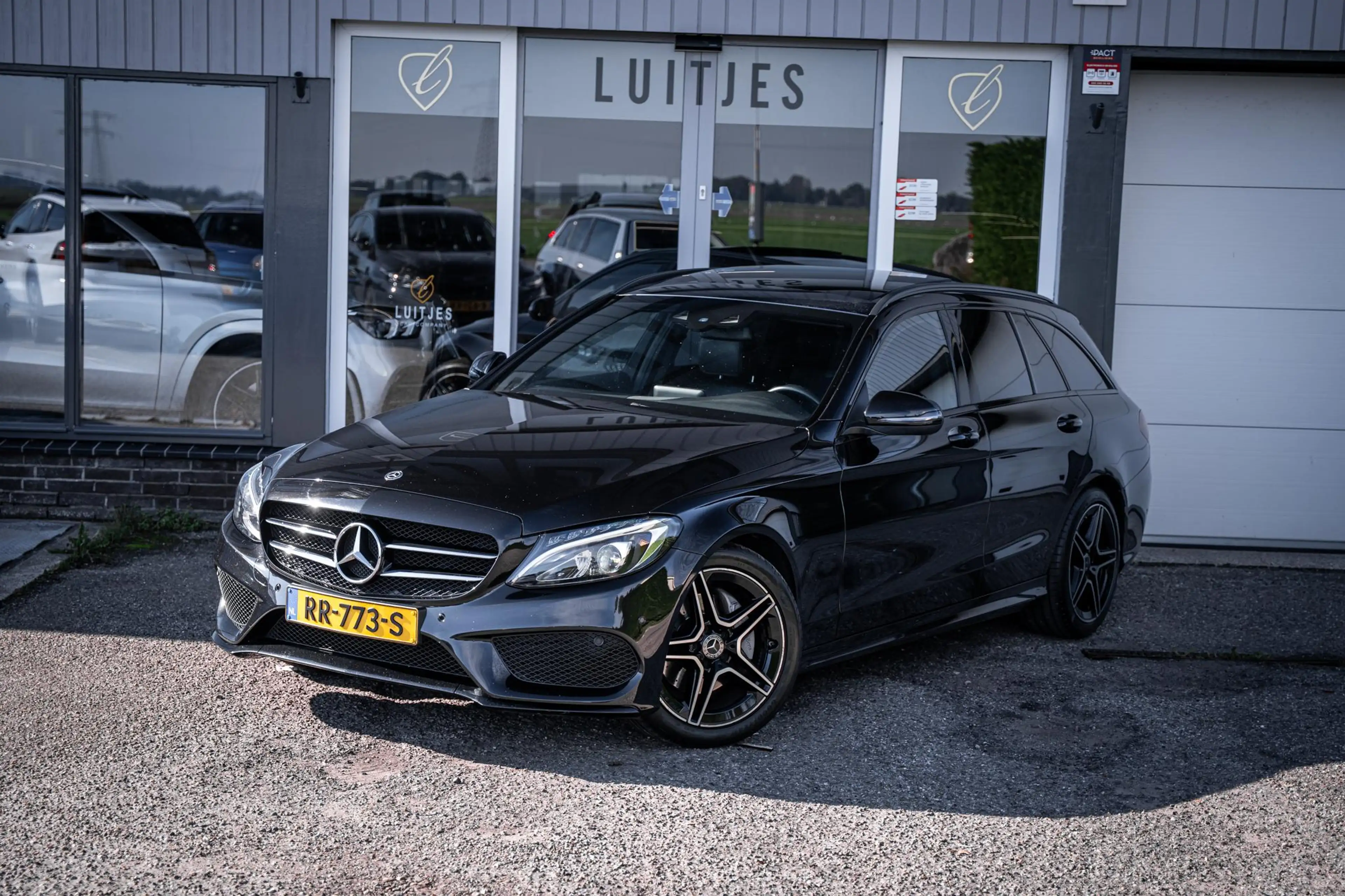 Mercedes-Benz C 180 Estate AMG Night Edition Pano|Burmester|Carplay|Ca — photo 17