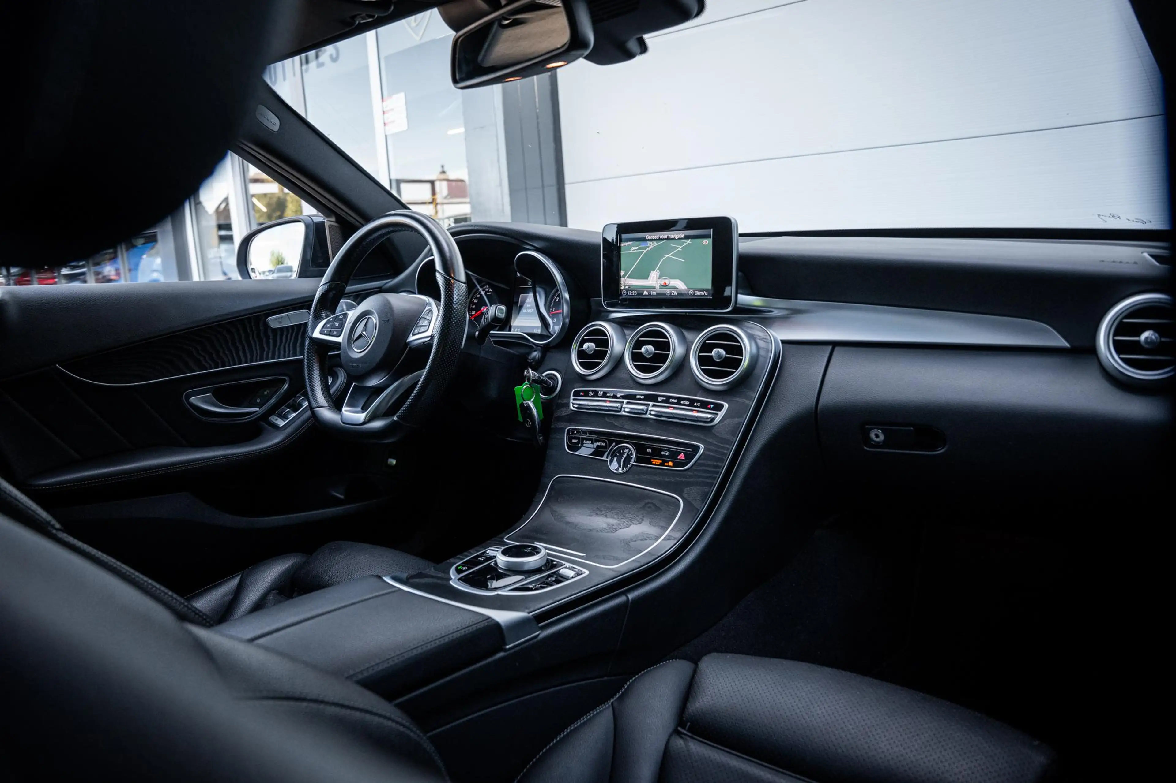 Mercedes-Benz C 180 Estate AMG Night Edition Pano|Burmester|Carplay|Ca — photo 33