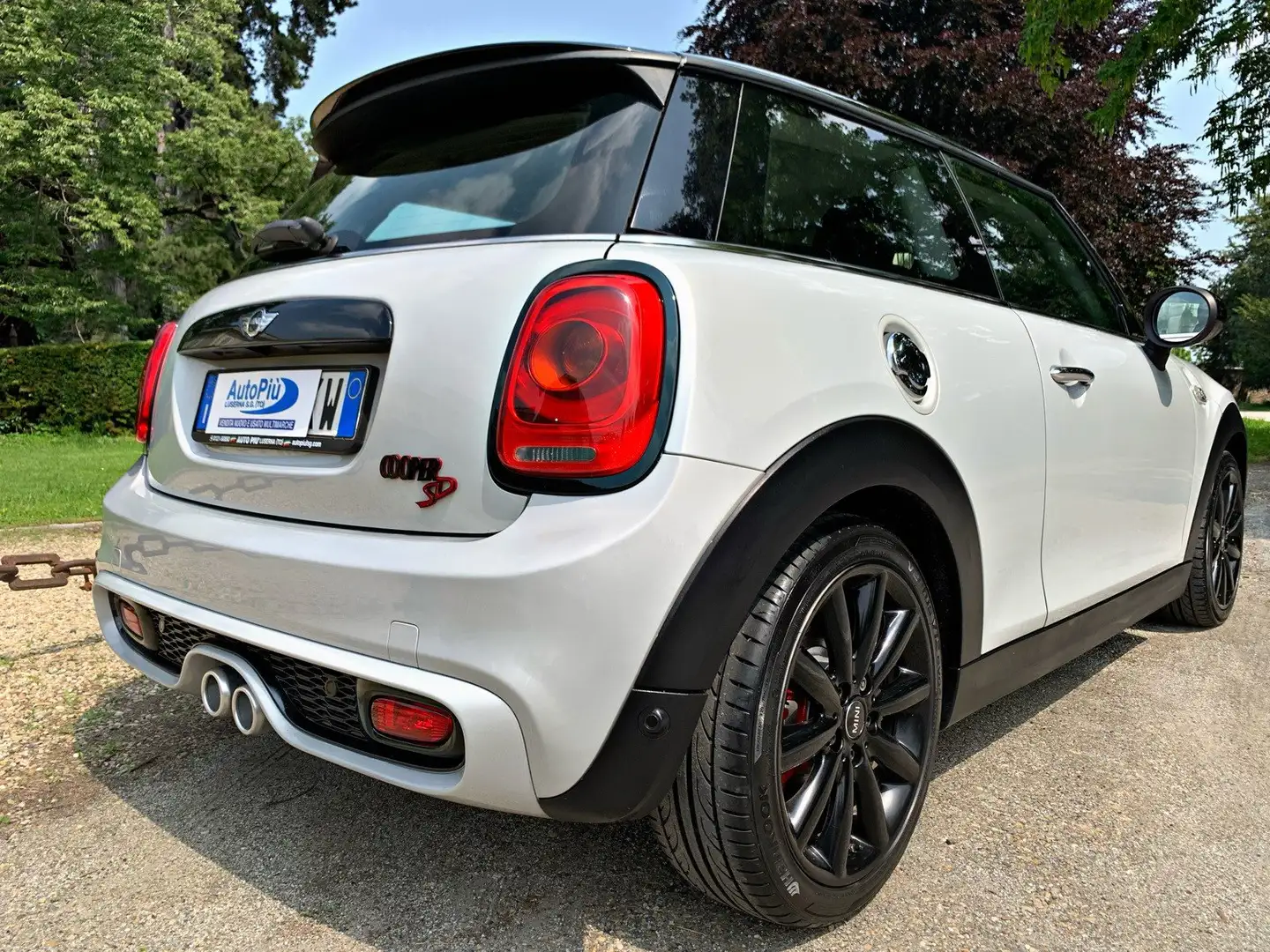 MINI Cooper SD Mini 2.0 Cooper SD 3p srebrna - 2