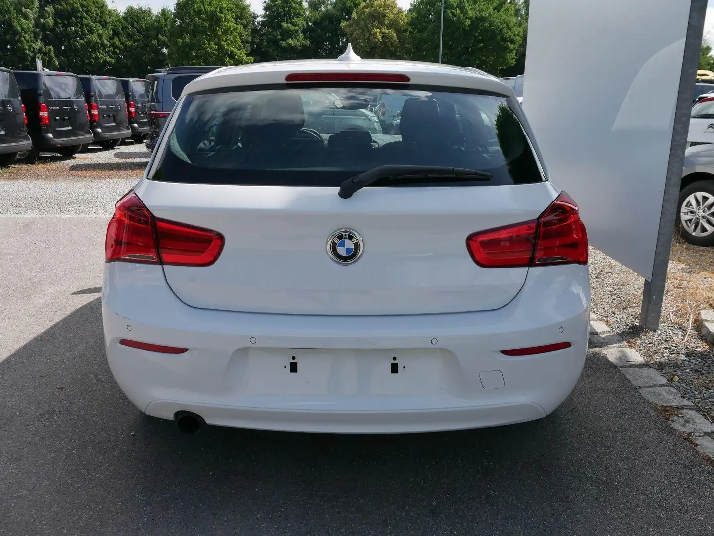 BMW 118 i Advantage*PDC*LED*NAVI*RADIO*CD*BLUETOOTH*KLIMA* Weiß - 2