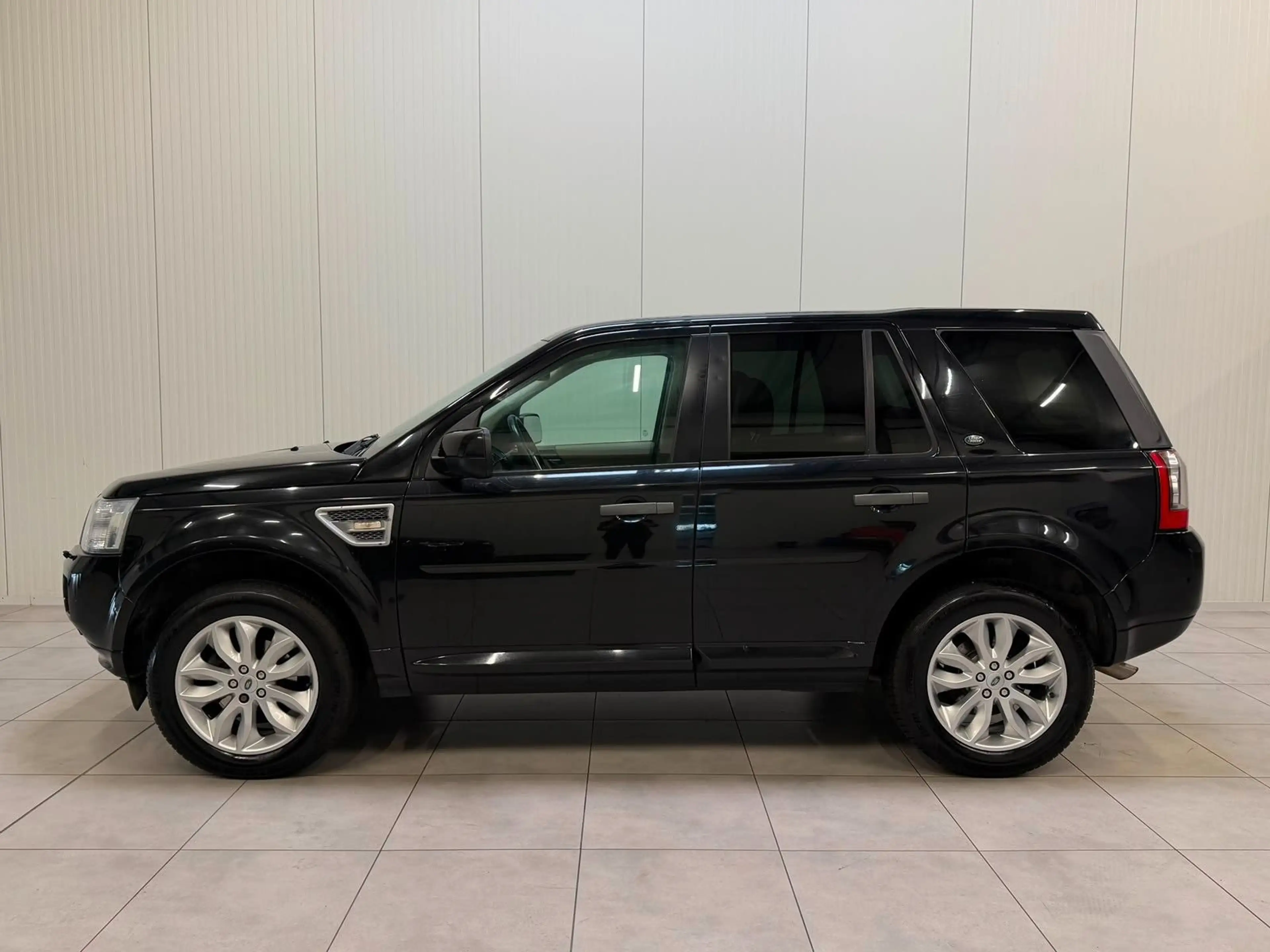 Land Rover Freelander 2 HSE SD4 Sitzheizung/Klima/Radio/PDC — photo 4