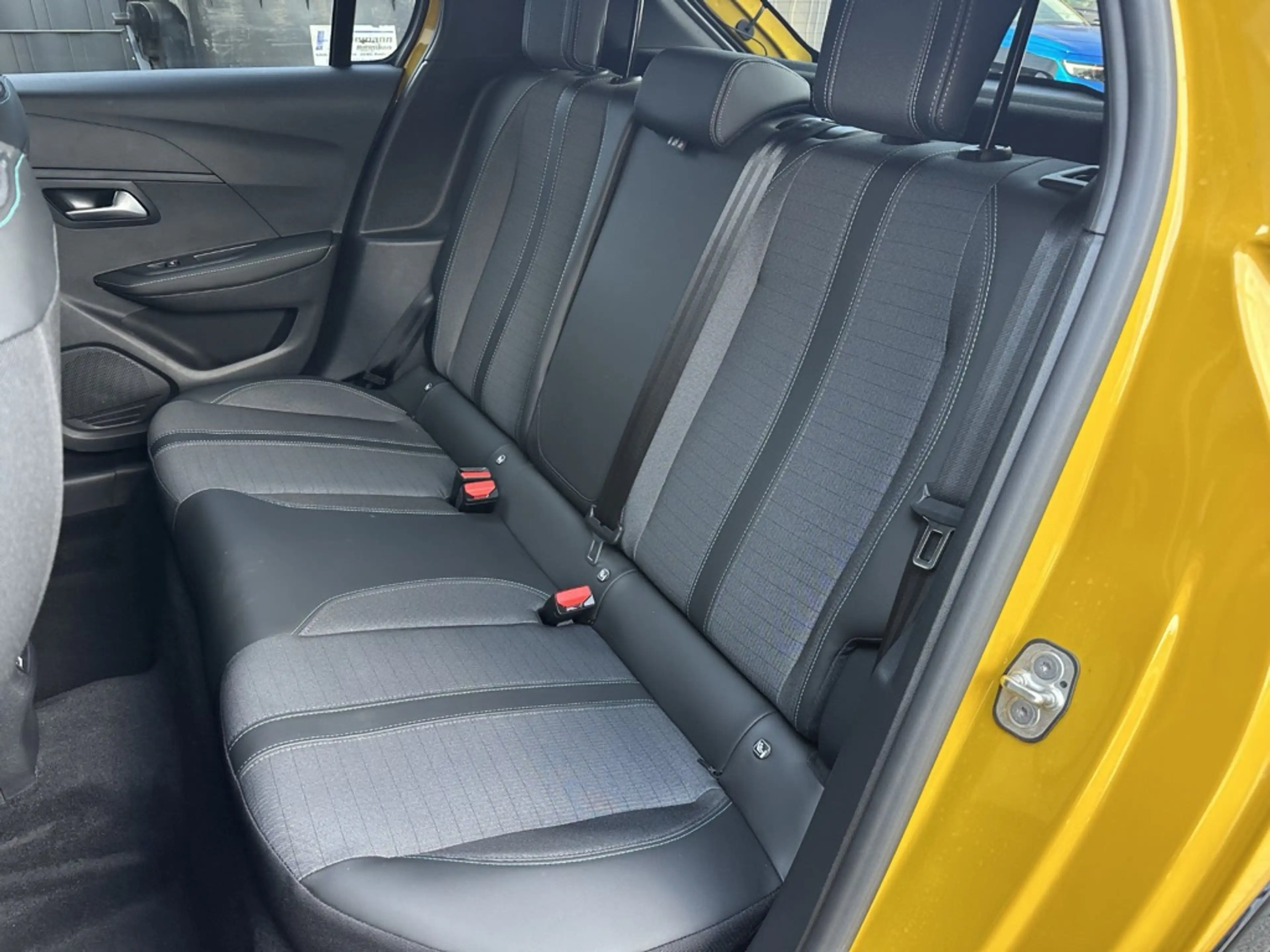 Peugeot 208 Elektro 136 Allure NAV+LED+PDC+CARPLAY+DAB+16ZO — photo 12