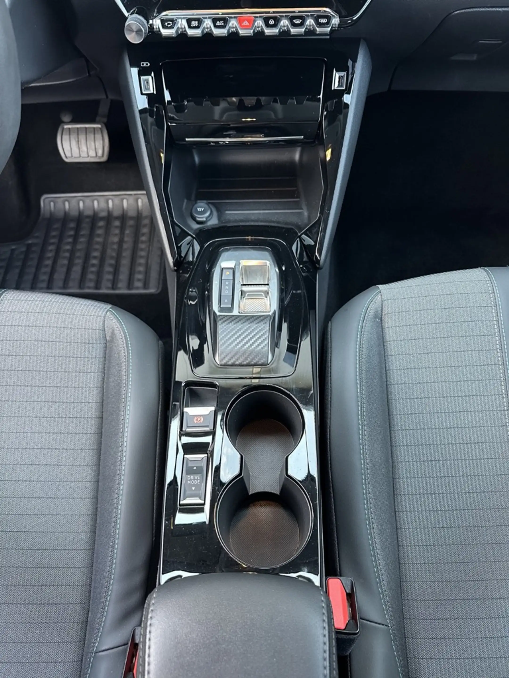 Peugeot 208 Elektro 136 Allure NAV+LED+PDC+CARPLAY+DAB+16ZO — photo 10