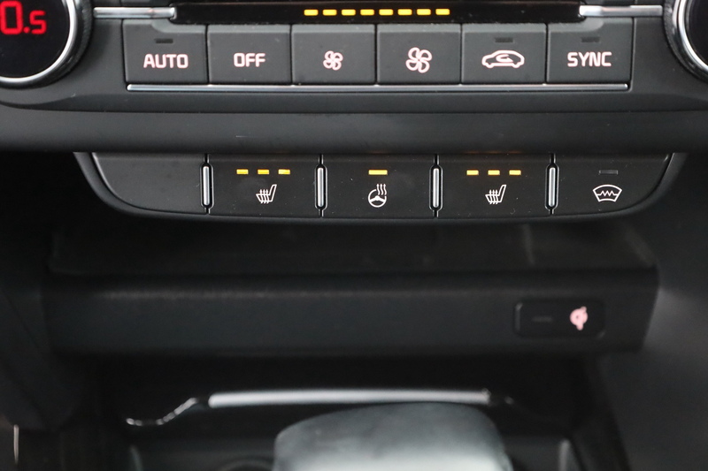 Kia ProCeed / pro_cee'd ProCeed GT 1.6 T-GDI LED Navi Sitzheizung Kamera — photo 14