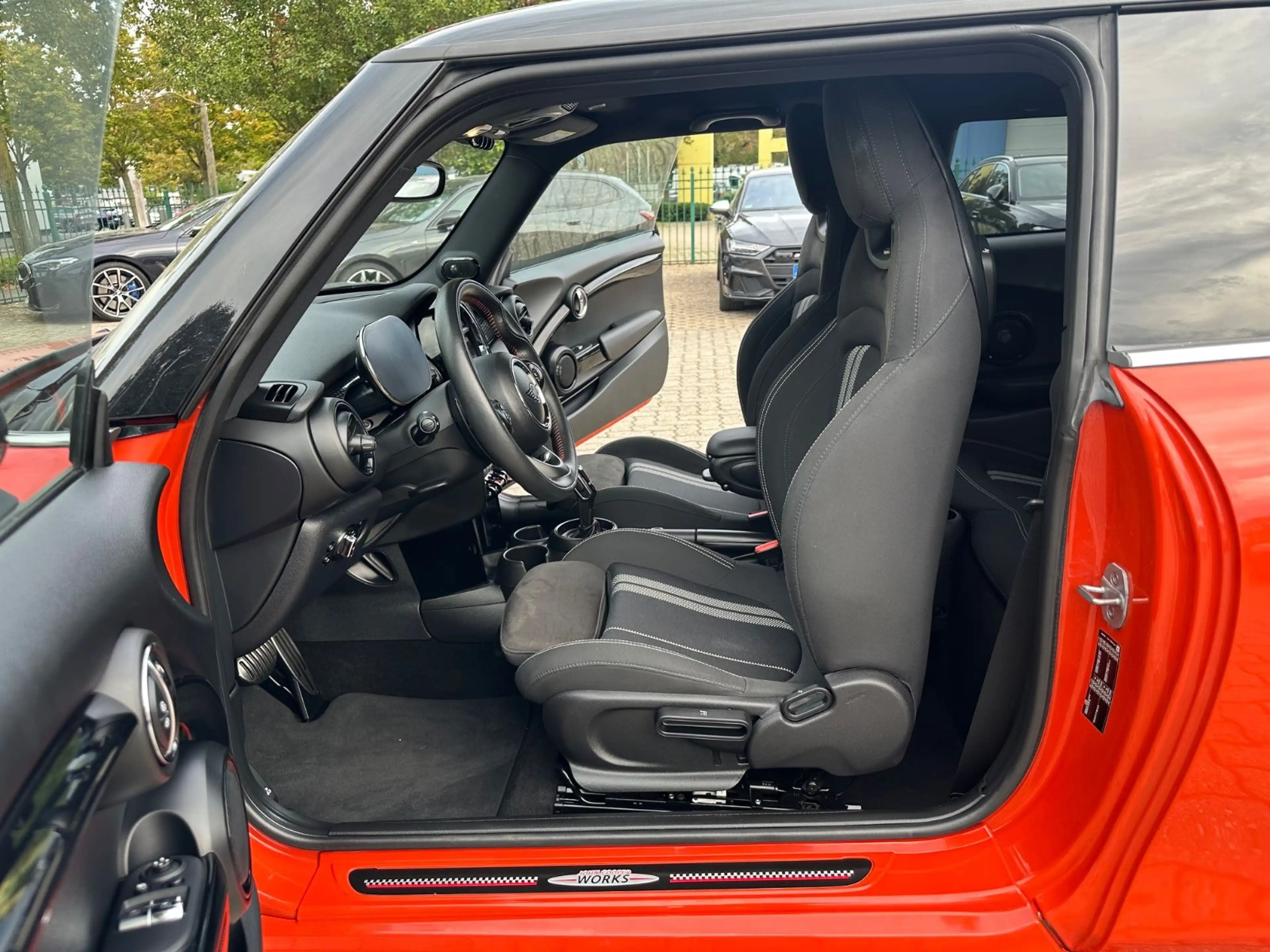 MINI Cooper S JC WORKS Aut LED Virt ACC Nav H&K 141kw — photo 15