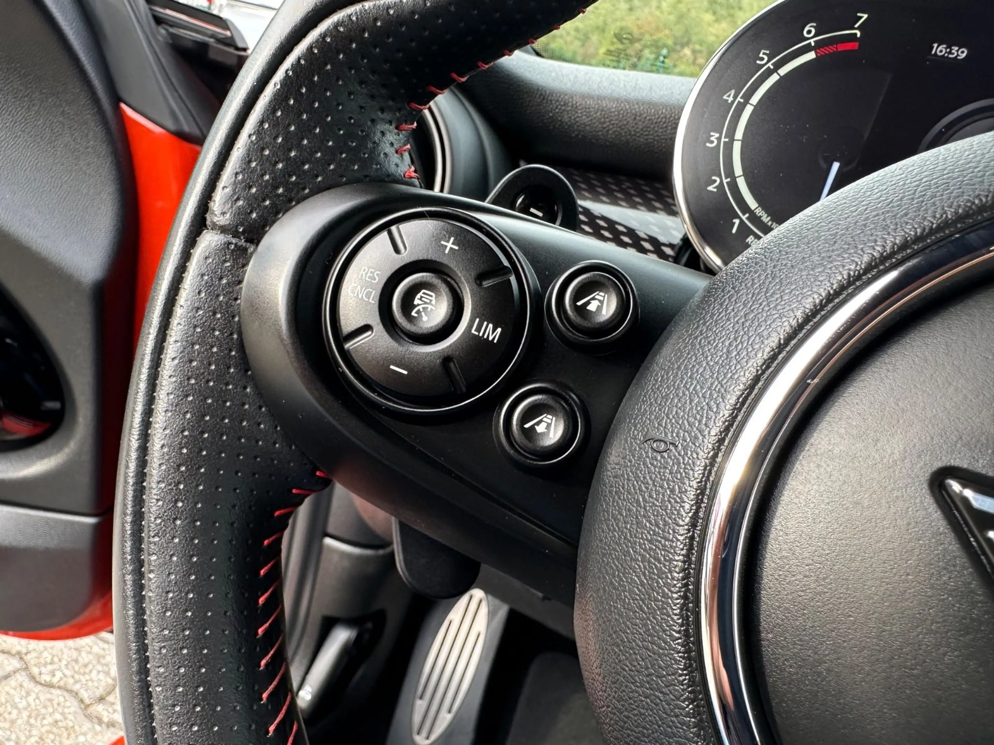 MINI Cooper S JC WORKS Aut LED Virt ACC Nav H&K 141kw — photo 32