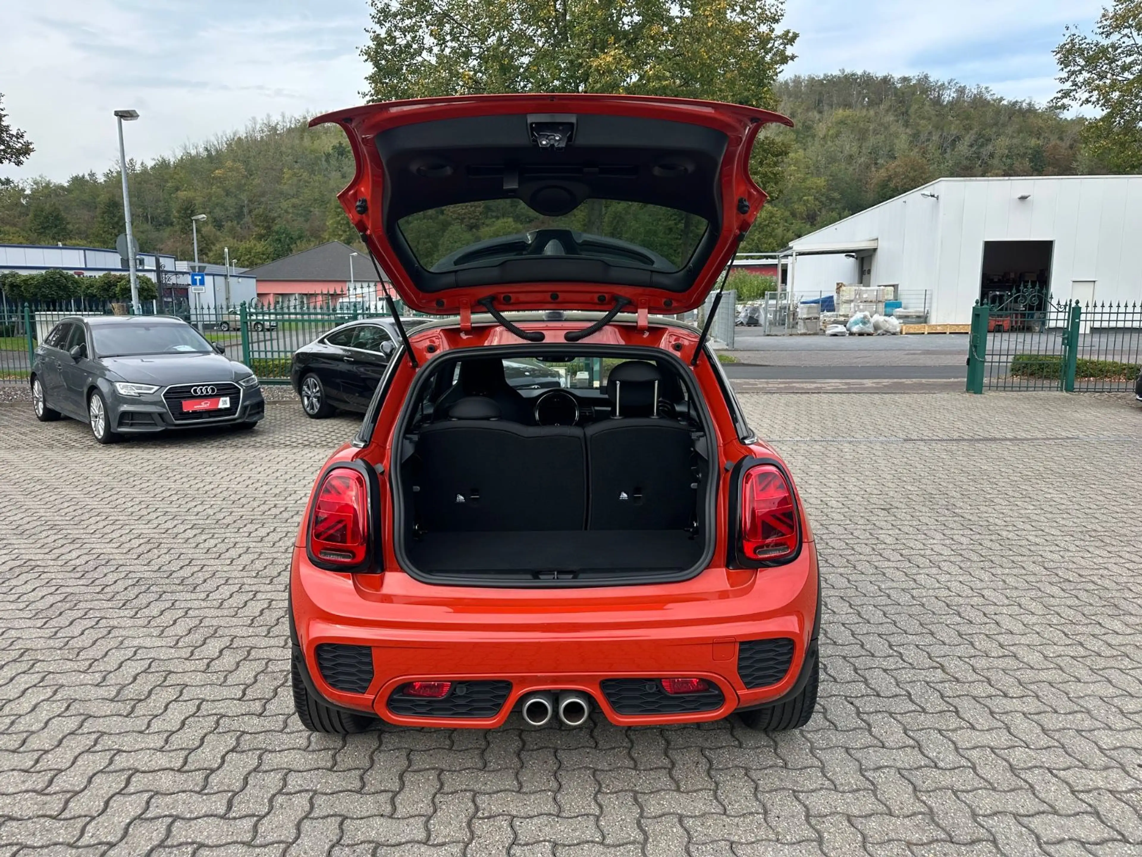 MINI Cooper S JC WORKS Aut LED Virt ACC Nav H&K 141kw — photo 8