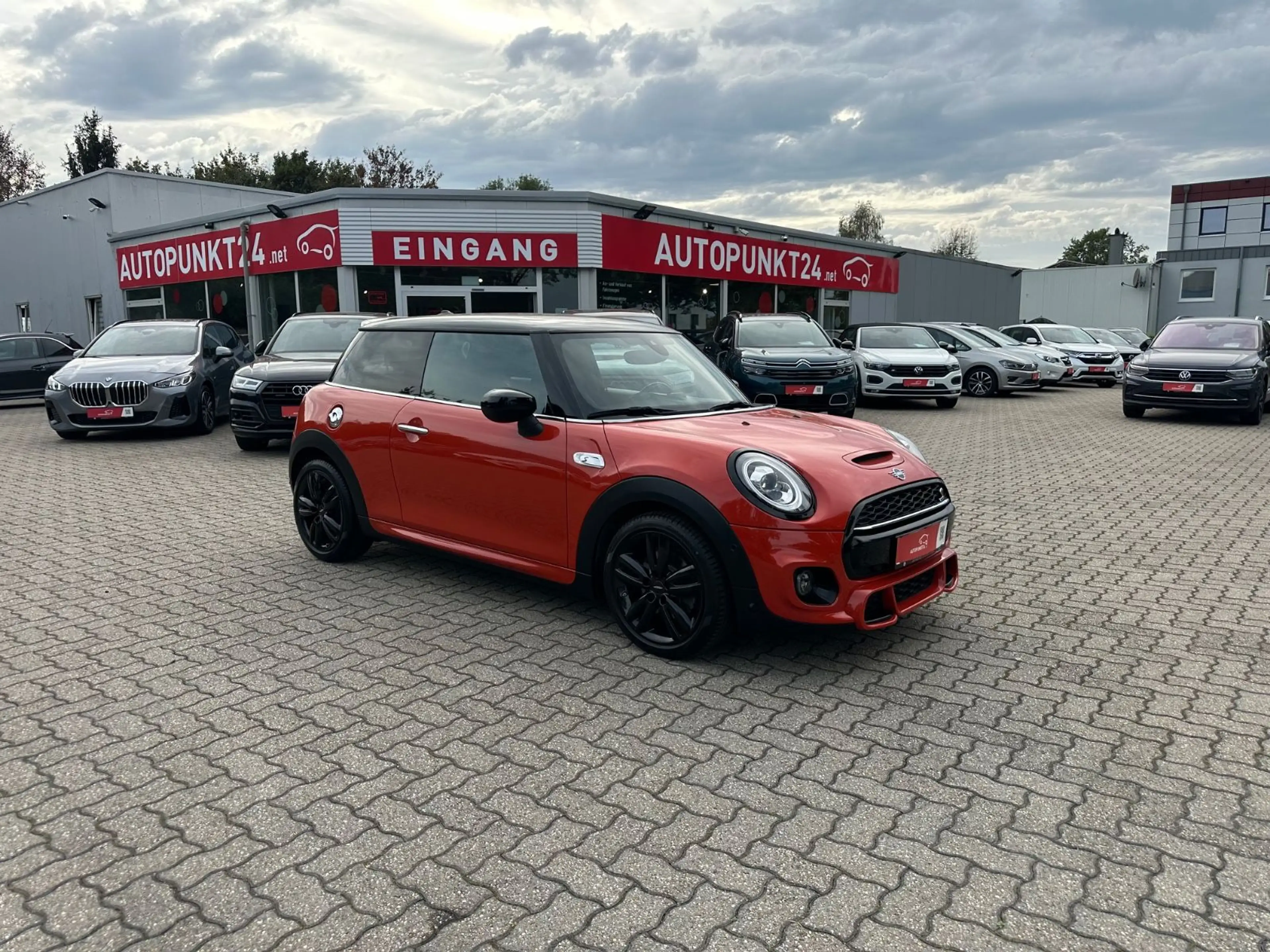 MINI Cooper S JC WORKS Aut LED Virt ACC Nav H&K 141kw — photo 4