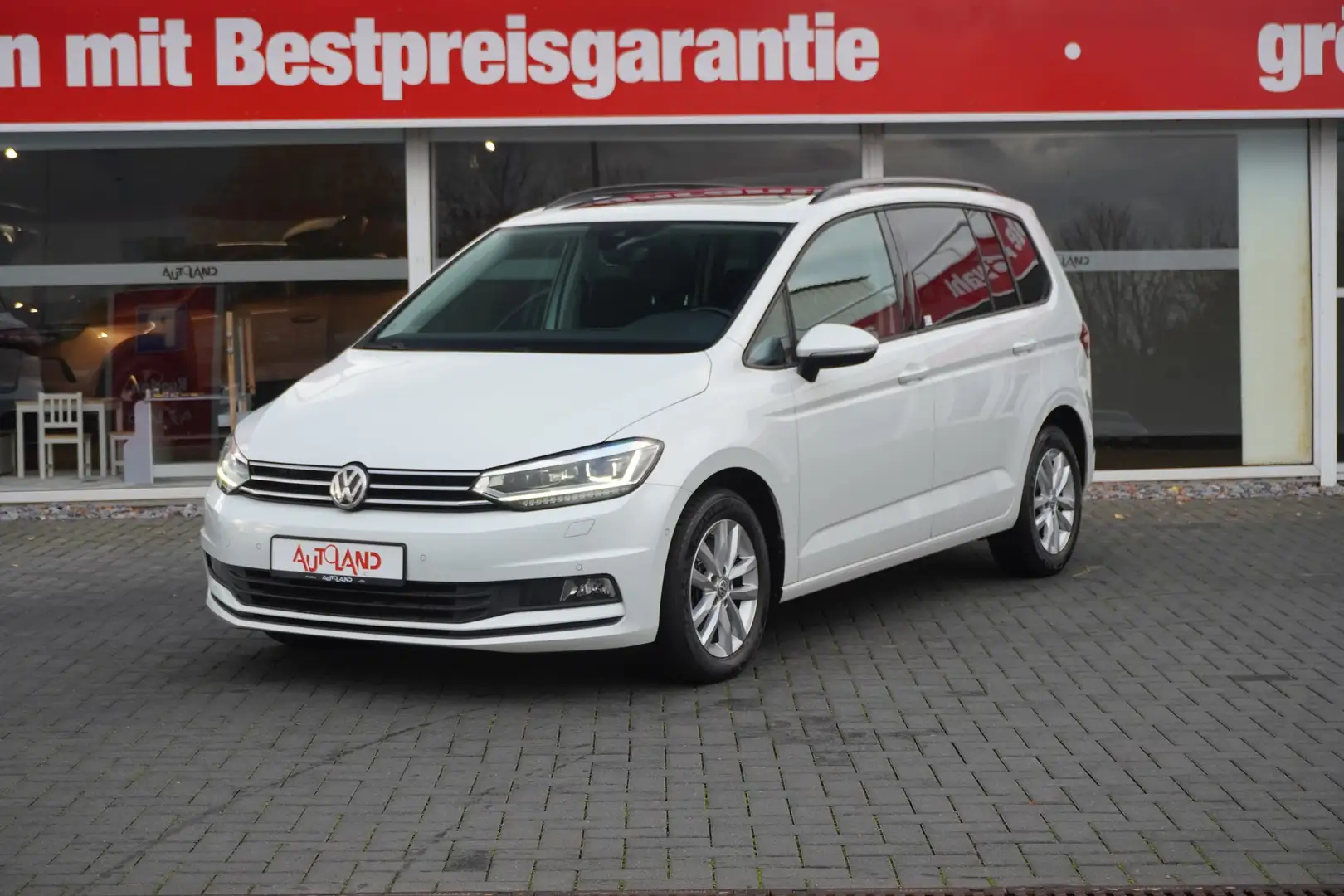 Volkswagen Touran 1.6 TDI Highline DSG LED Navi PDC DAB Blanc - 2