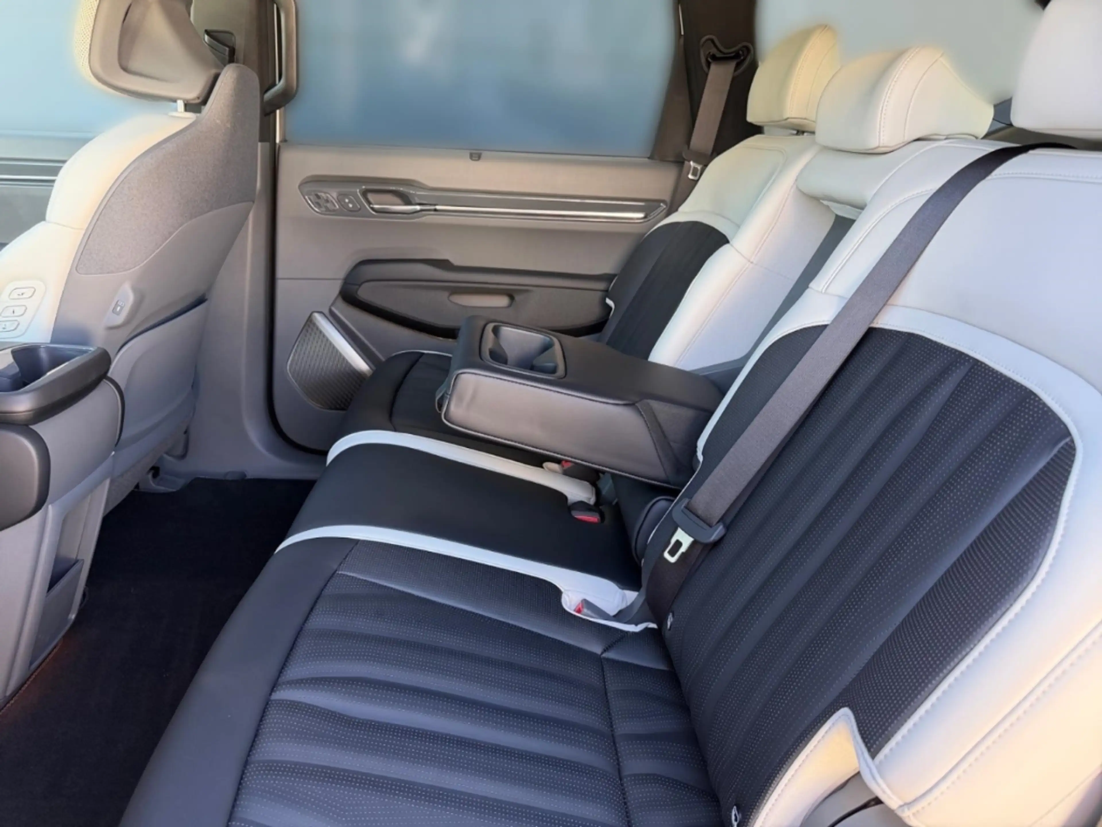 Kia EV9 99.8 GT-Line AHK AWD 7S Glasdach 360° Massage ACC — photo 11