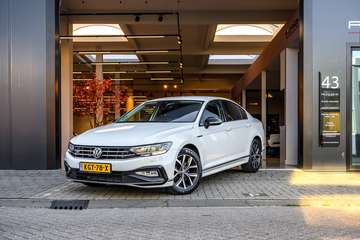 1.5 TSI R-Line|Camera|Acc|Lane-Assist|Keyless-Entr