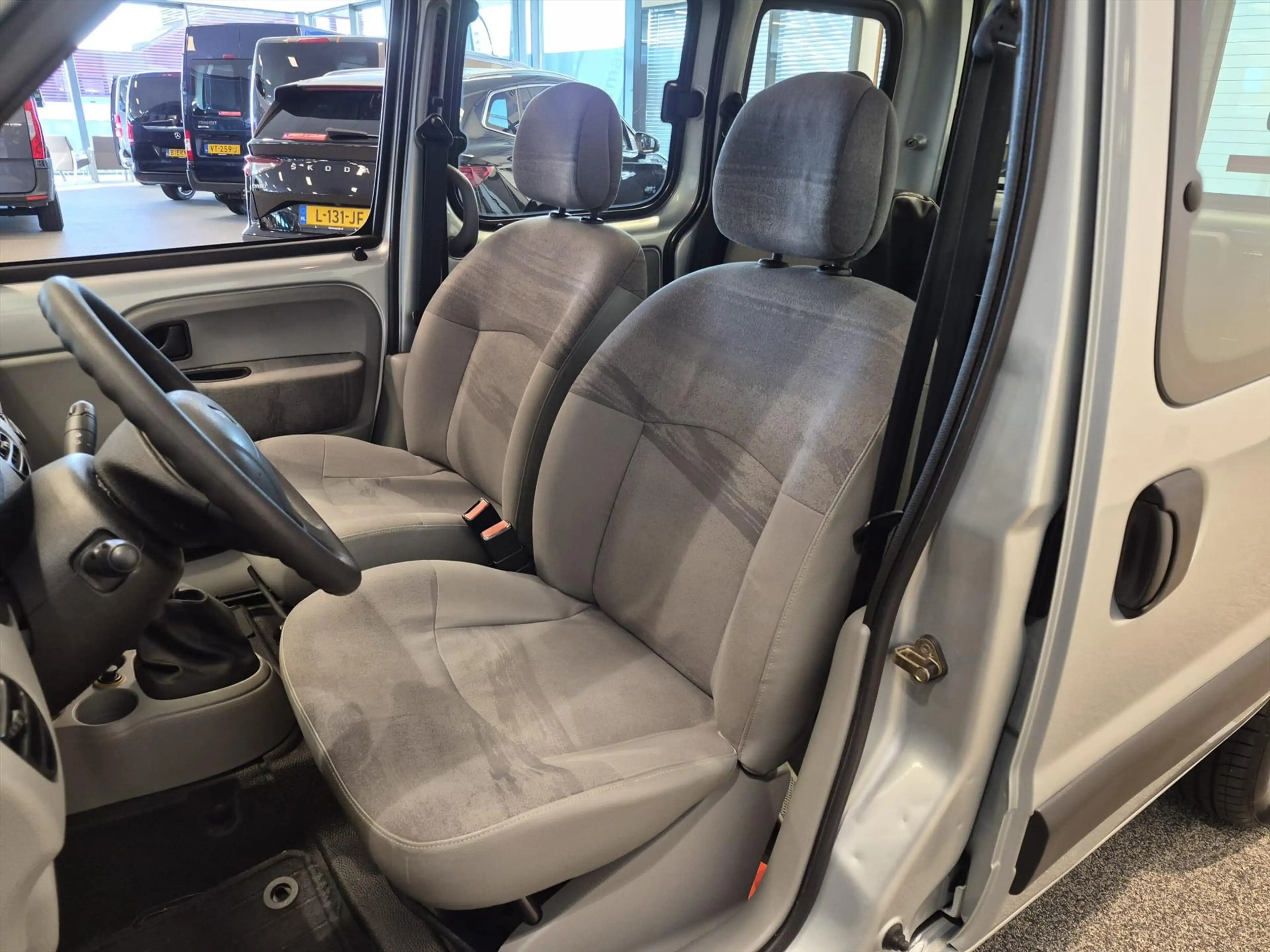 Renault Kangoo Rolstoelauto 3+1 — photo 19