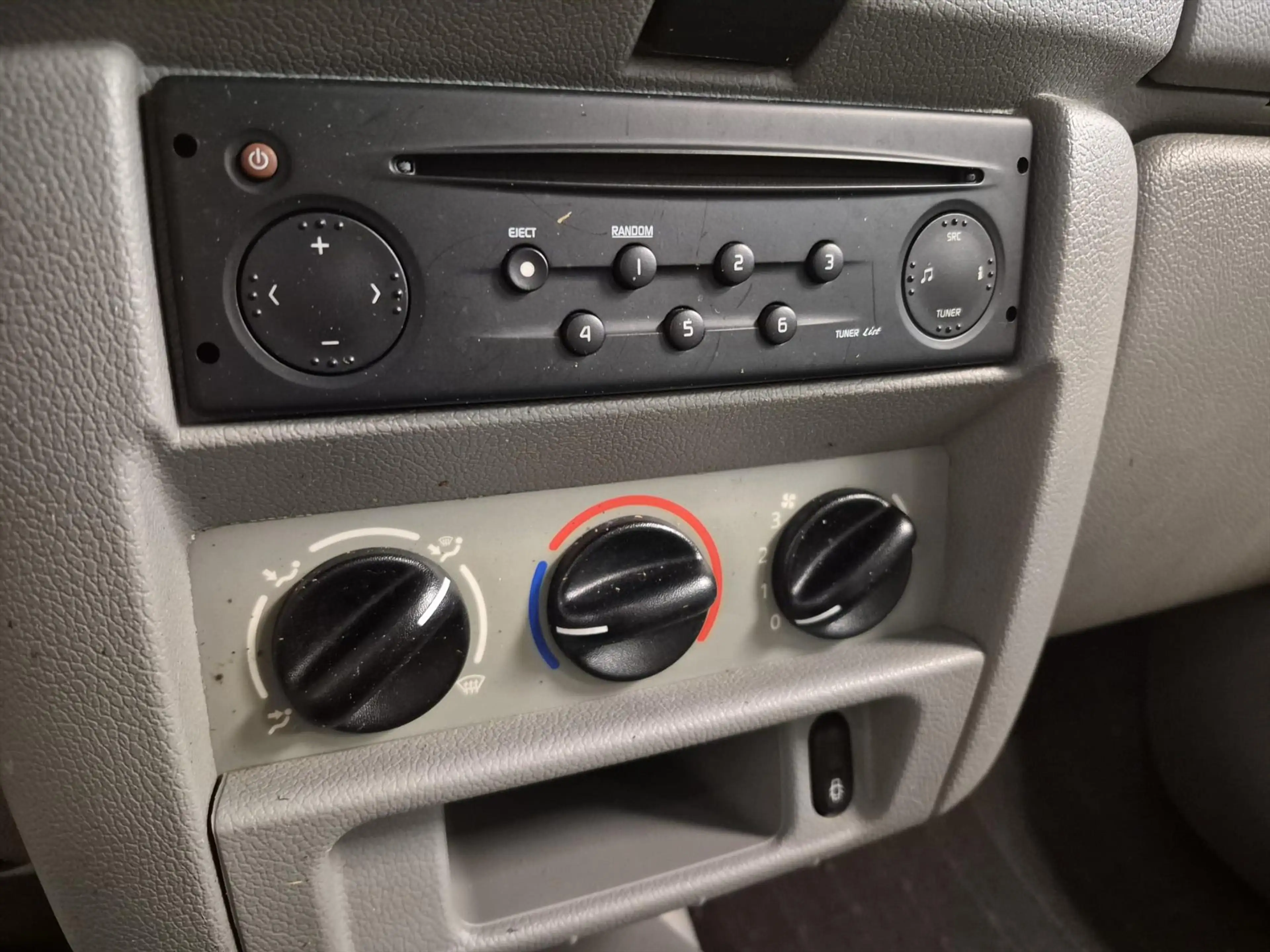 Renault Kangoo Rolstoelauto 3+1 — photo 25
