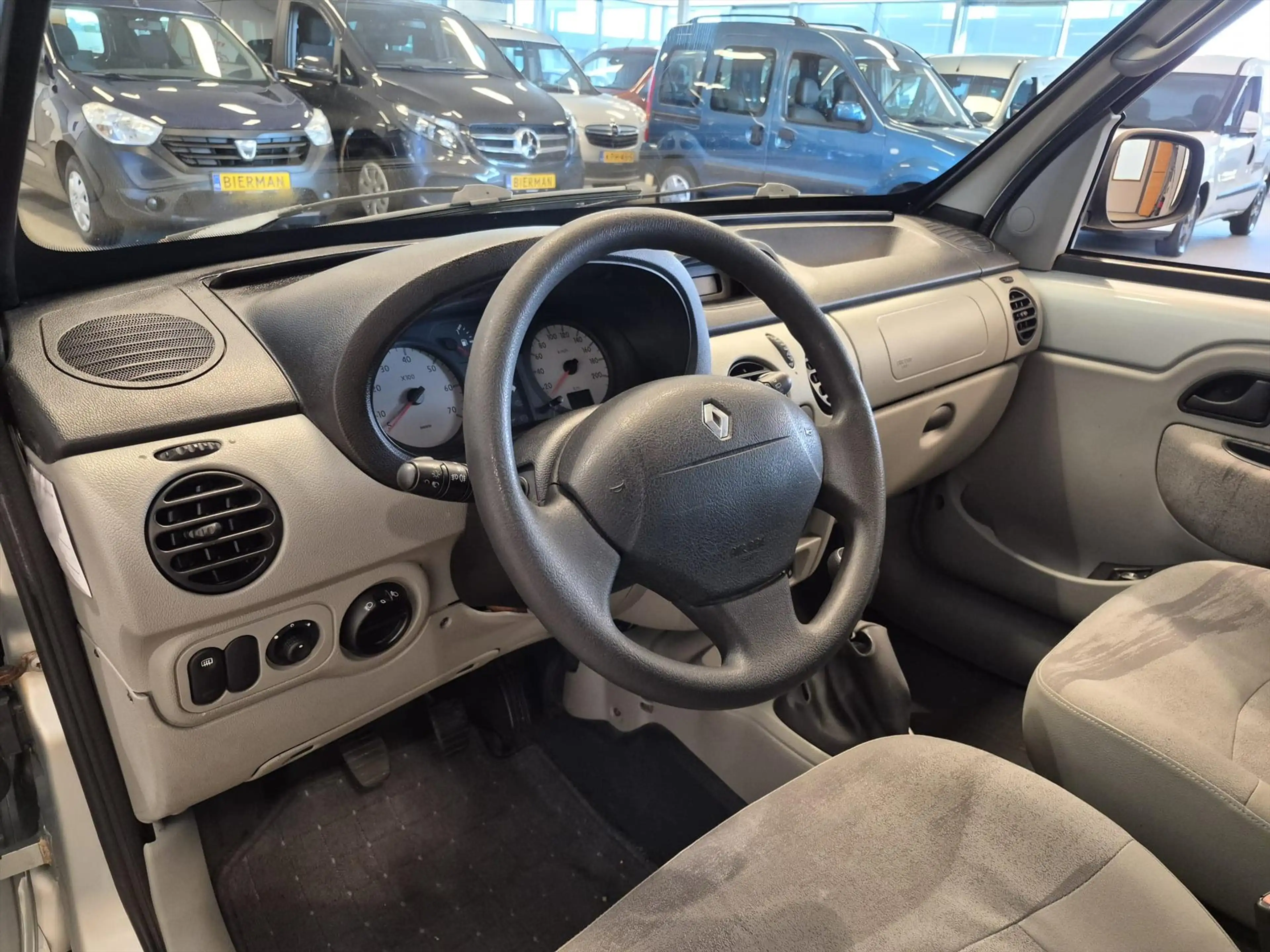 Renault Kangoo Rolstoelauto 3+1 — photo 18