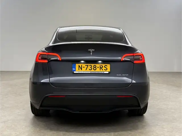 Tesla Model Y view 10