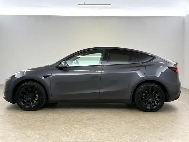 Tesla Model Y view 9