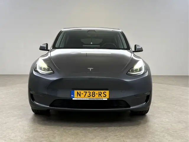 Tesla Model Y view 7