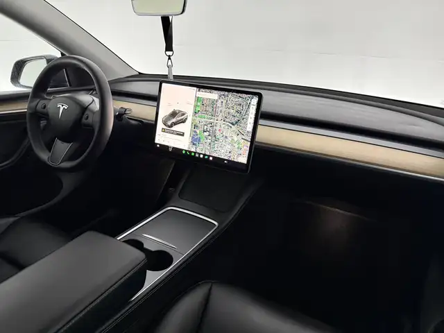 Tesla Model Y view 4