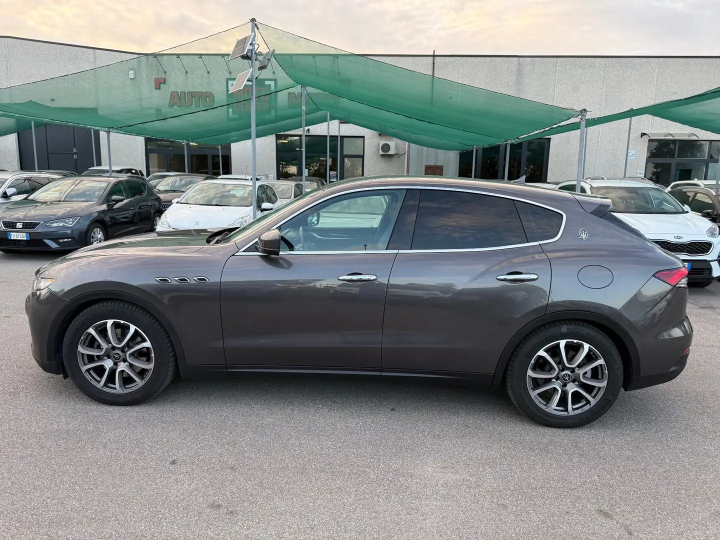 Maserati Levante Levante V6 Diesel 275 CV AWD Granlusso Gris - 2