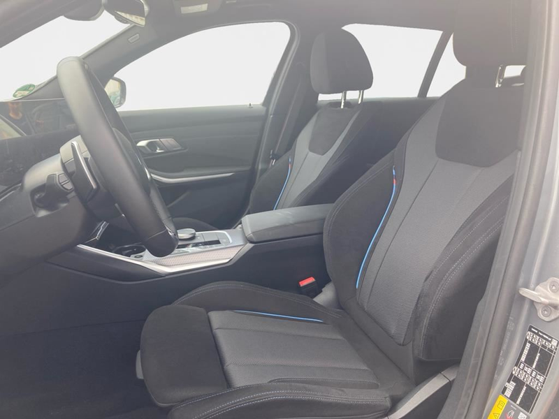 BMW 330 M Sport Pro — photo 11