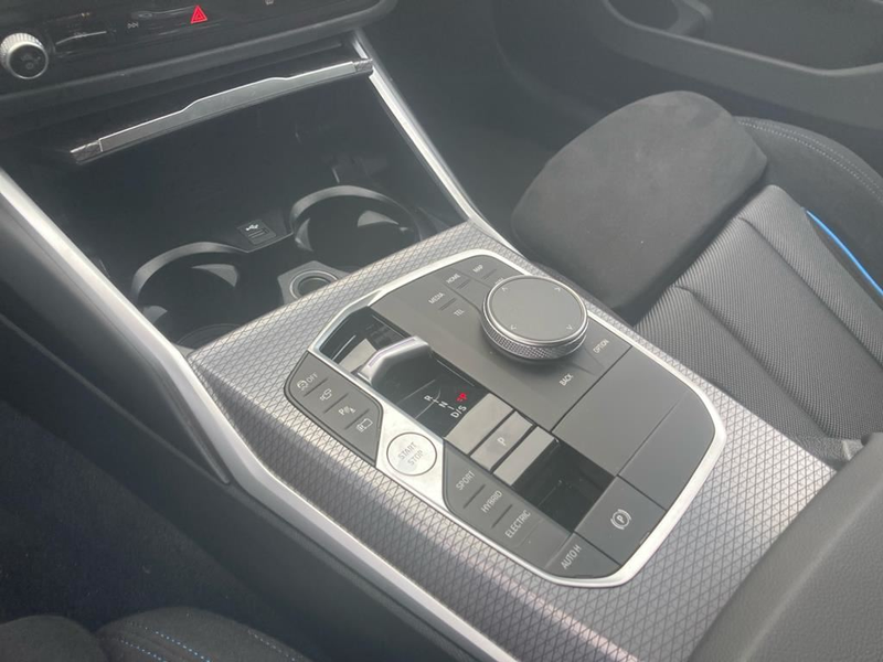 BMW 330 M Sport Pro — photo 12