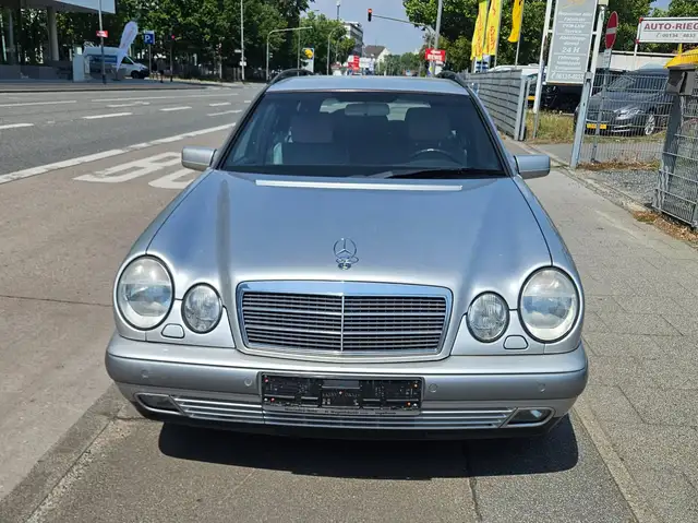 Mercedes-Benz E 230 E-Klasse T Classic