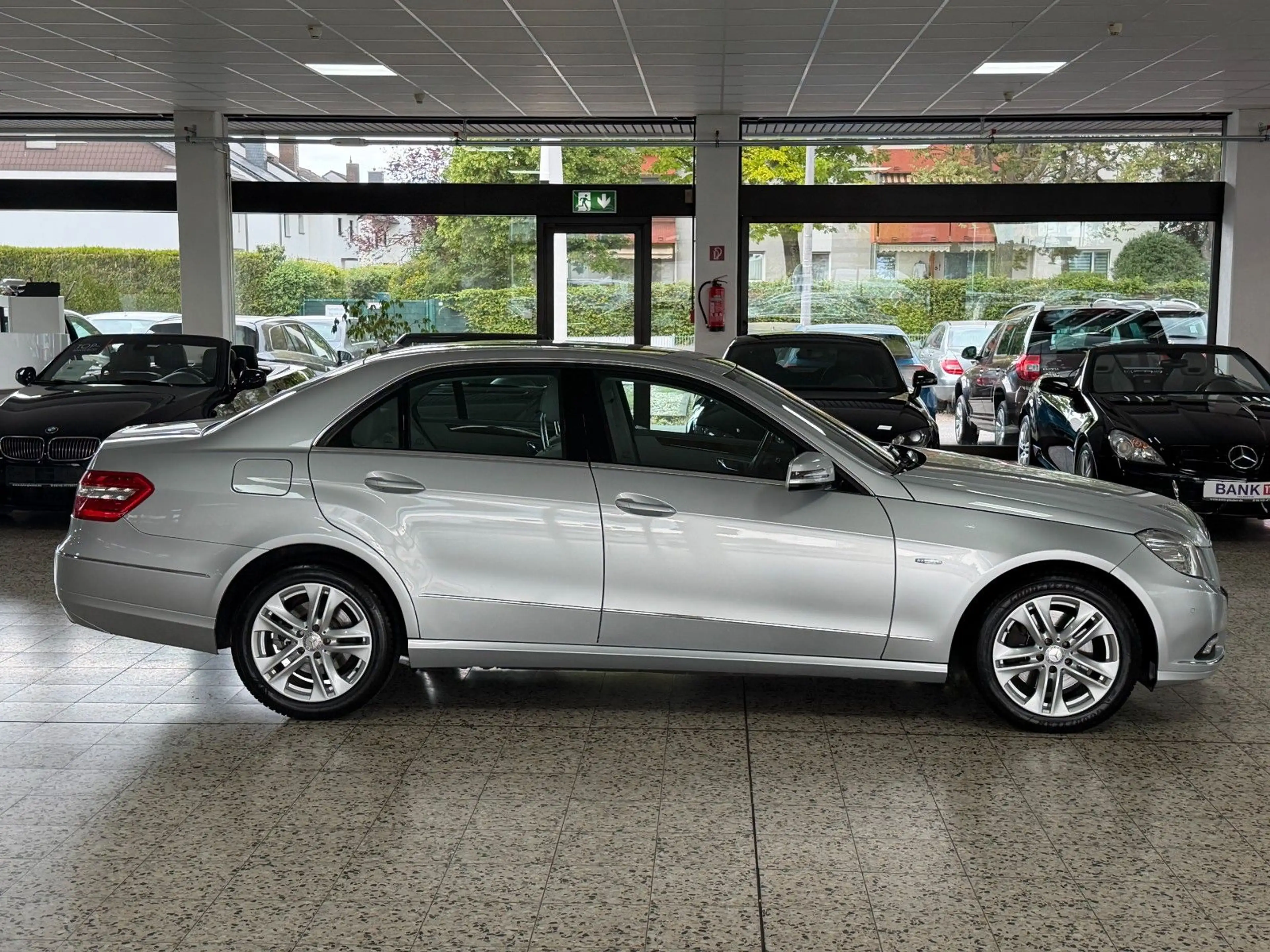 Mercedes-Benz E 350 CDI Xenon/Navi/Memory/Holzlenkrad/2.Hand — photo 5